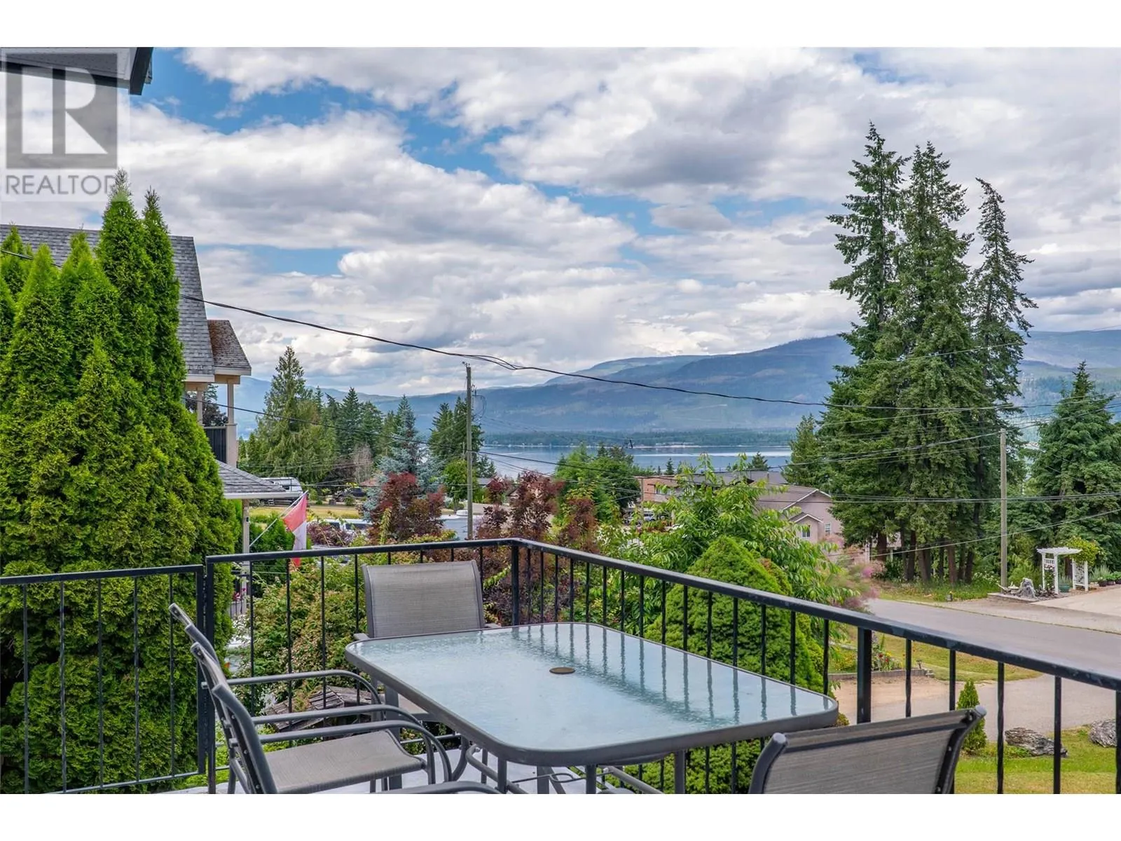 2250 Lakeview Drive