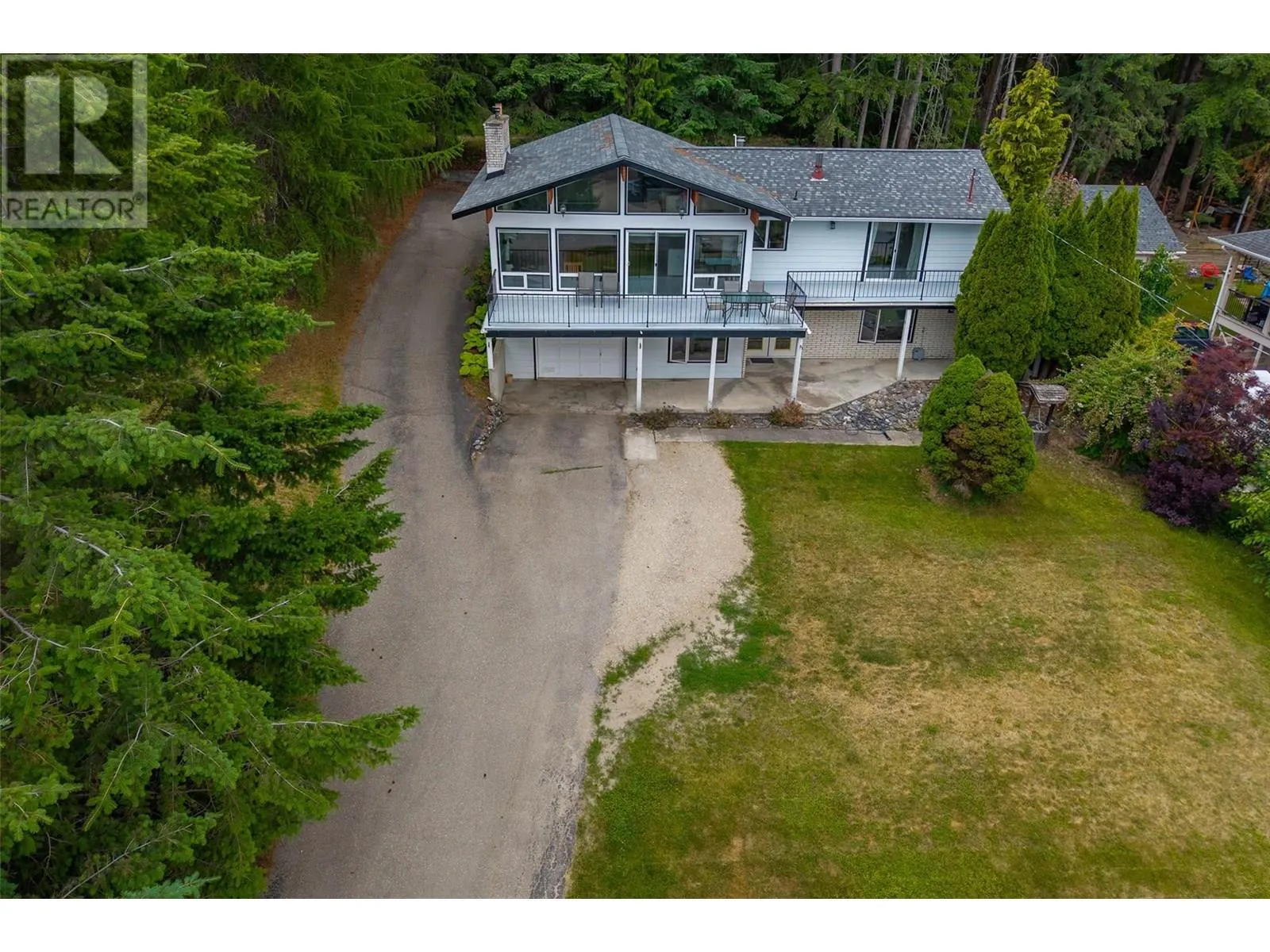 2250 Lakeview Drive
