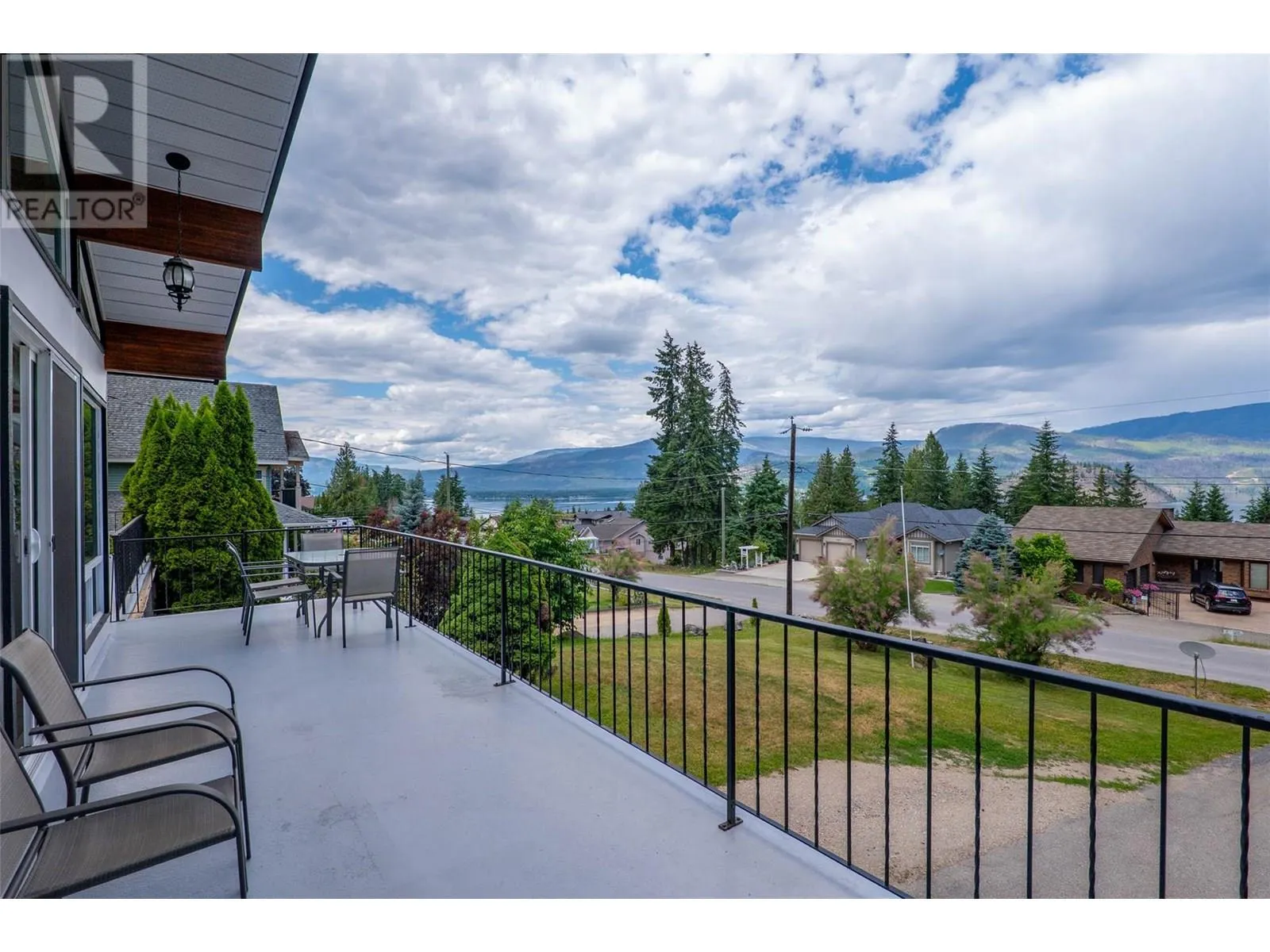 2250 Lakeview Drive