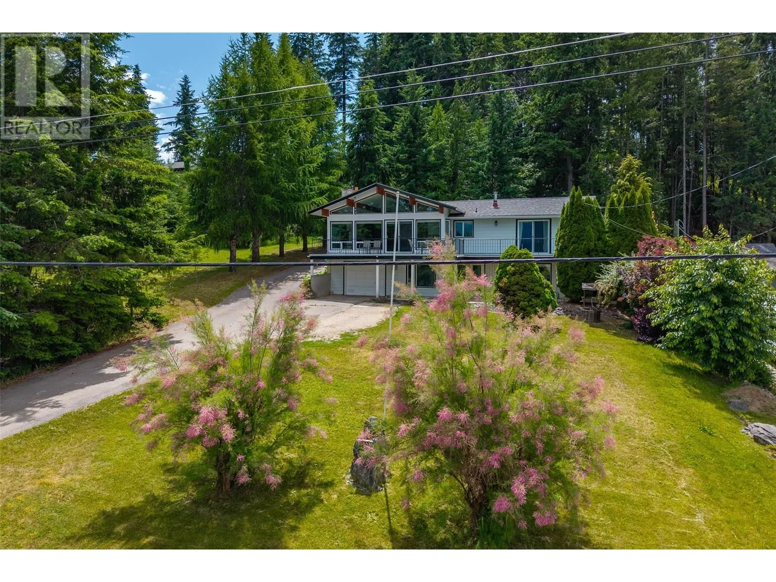 2250 Lakeview Drive