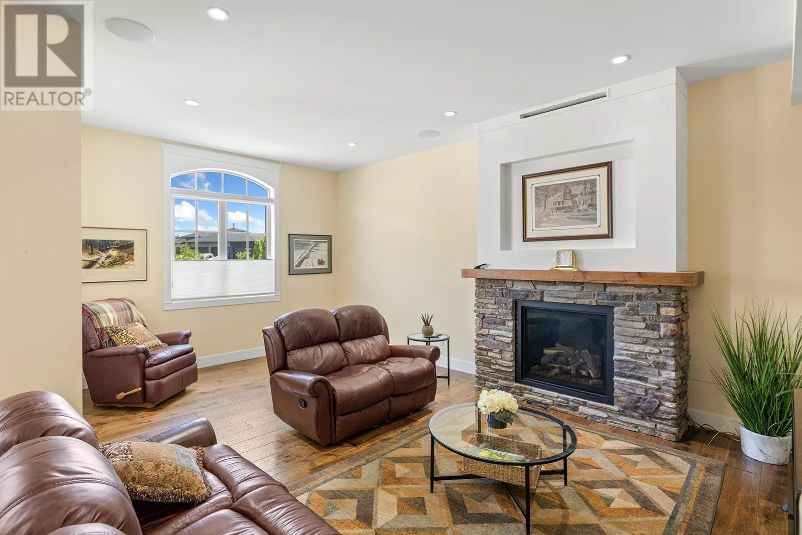 3321 Vineyard View Drive