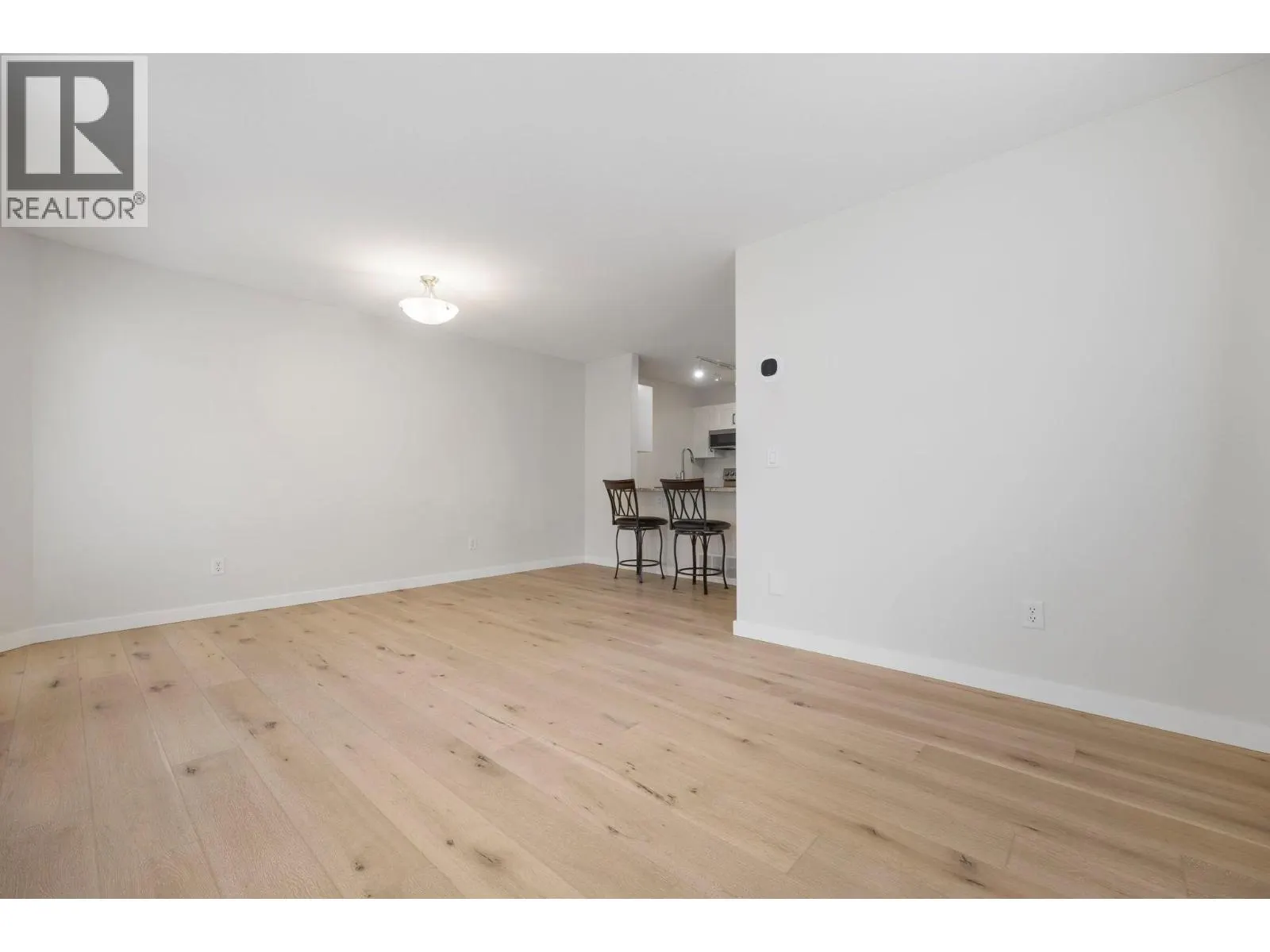 5460 Clements Crescent Unit# 107