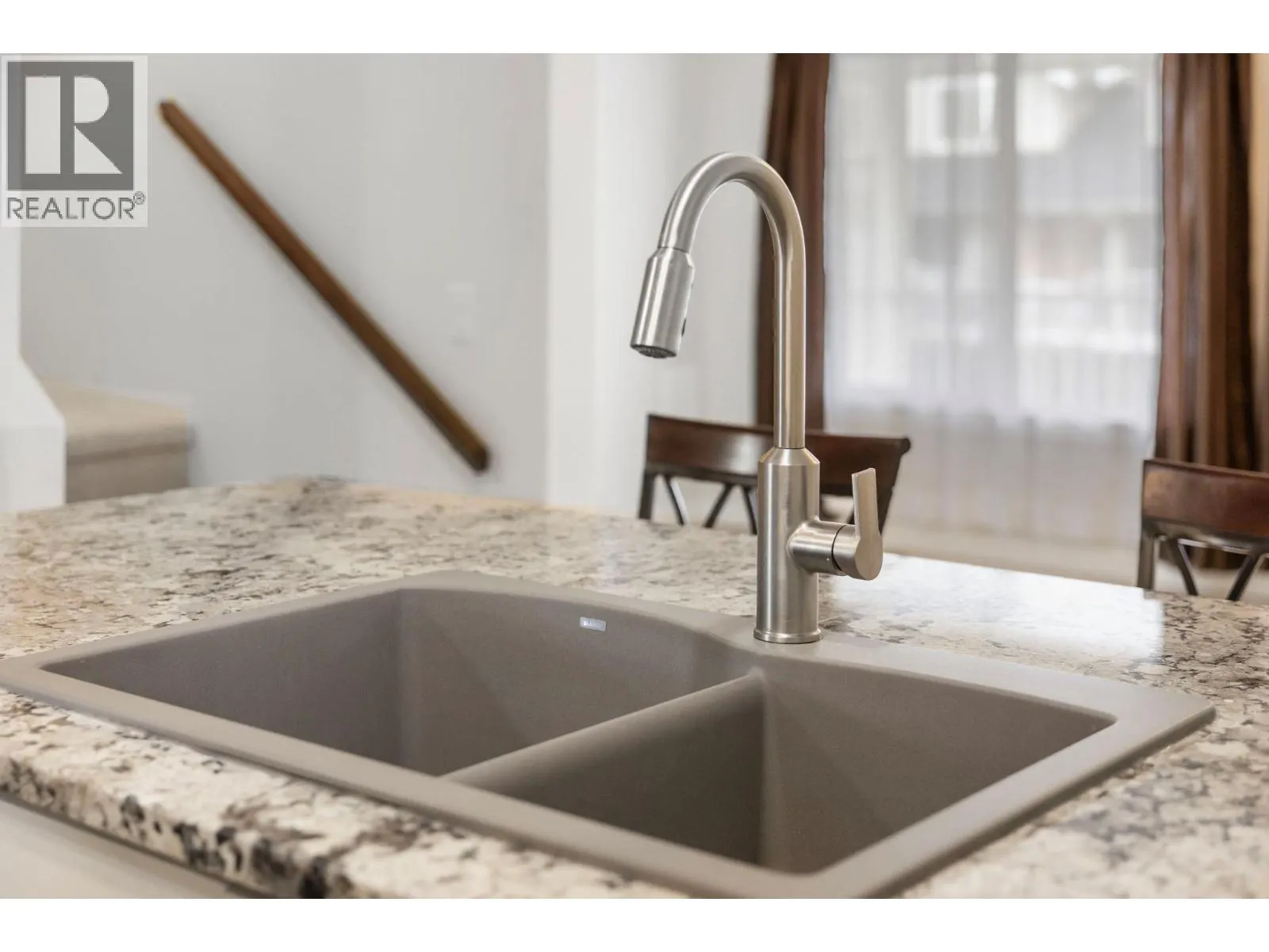 5460 Clements Crescent Unit# 107