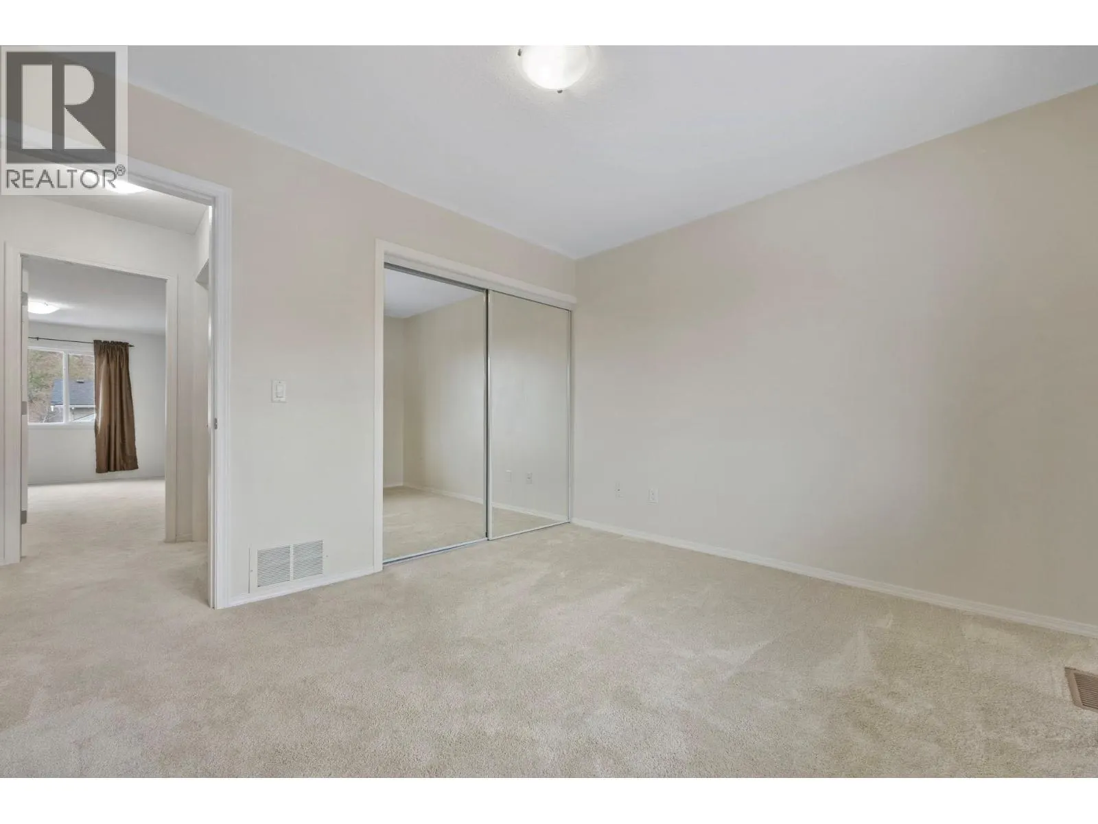 5460 Clements Crescent Unit# 107