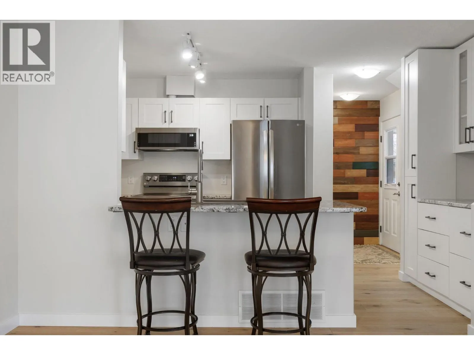 5460 Clements Crescent Unit# 107