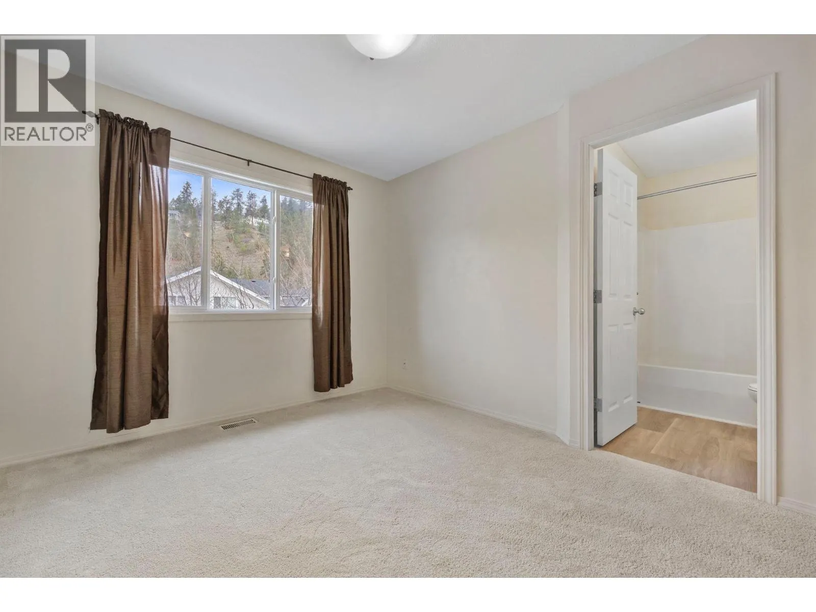 5460 Clements Crescent Unit# 107