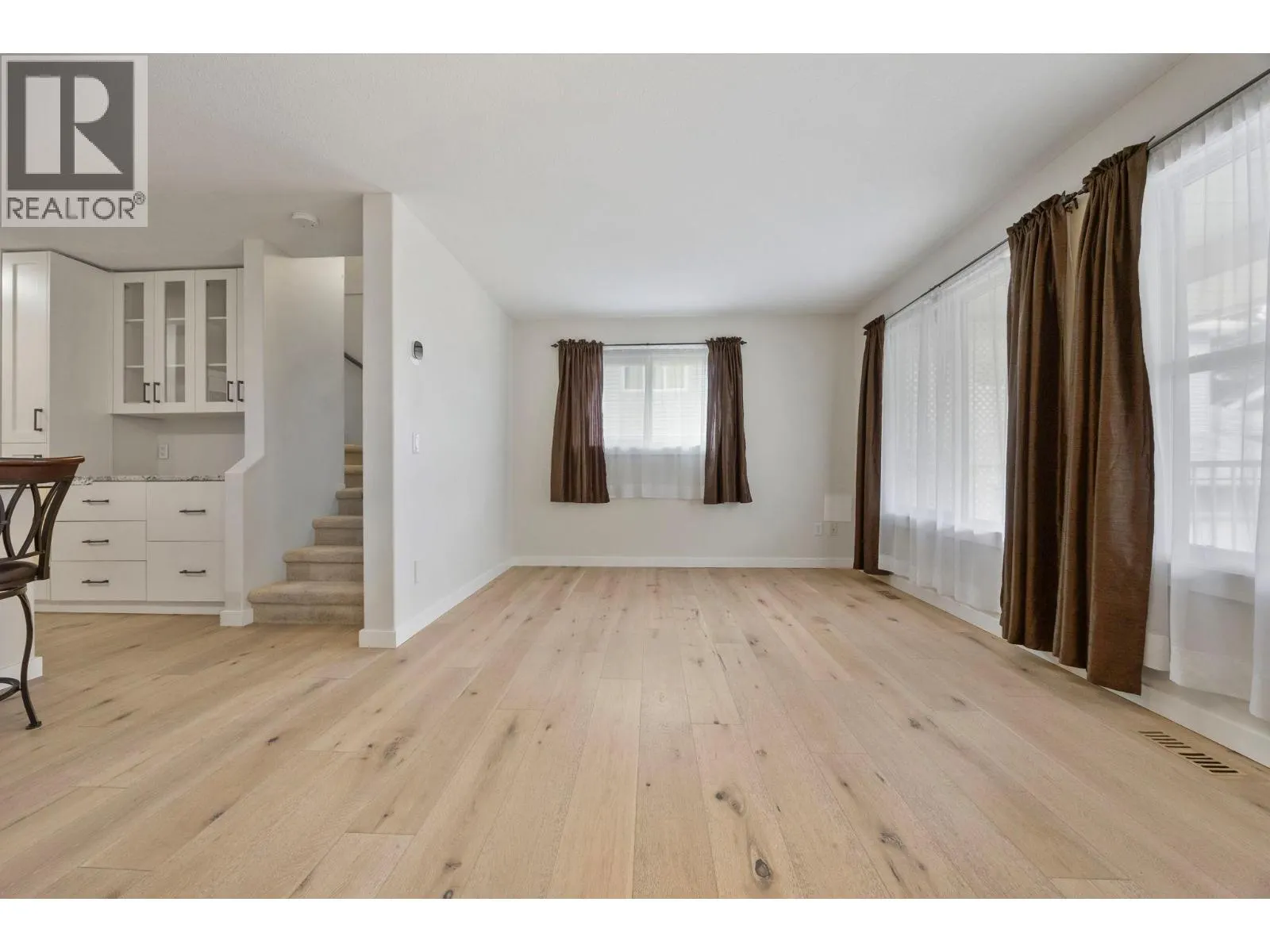 5460 Clements Crescent Unit# 107