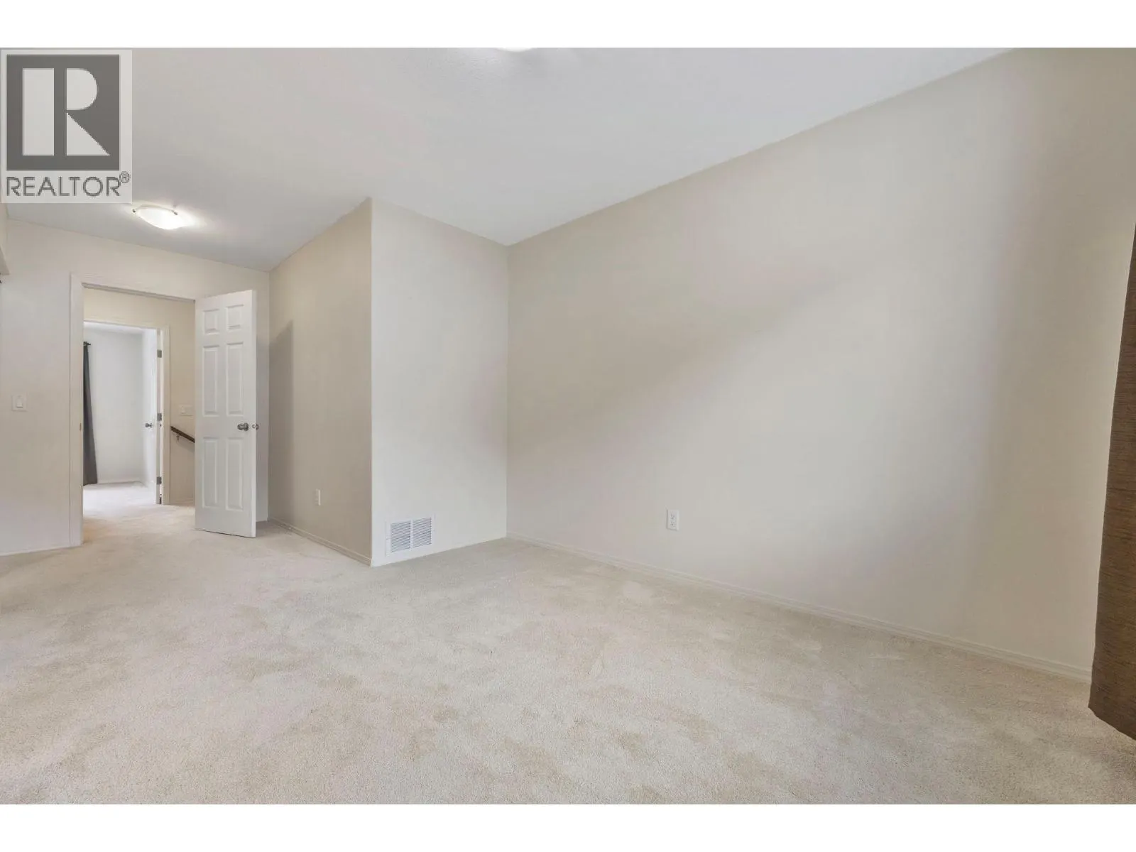 5460 Clements Crescent Unit# 107