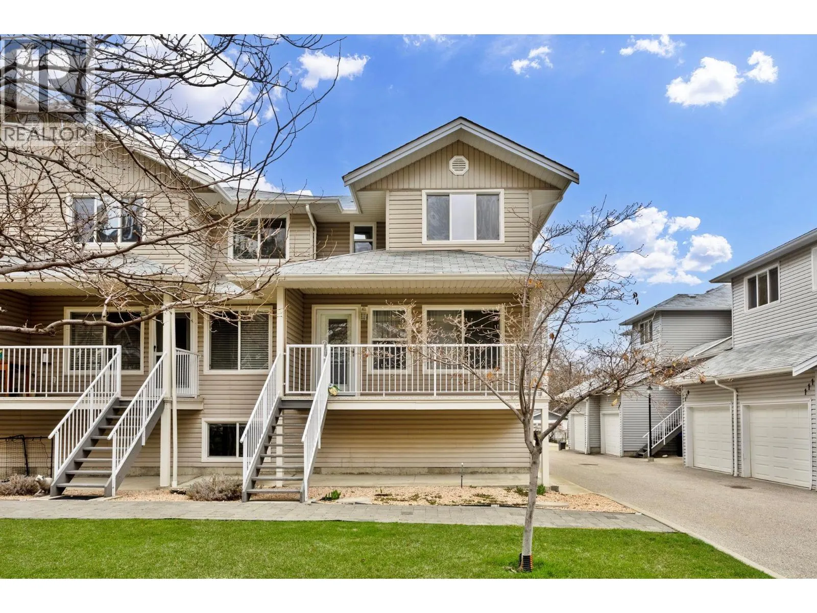 5460 Clements Crescent Unit# 107