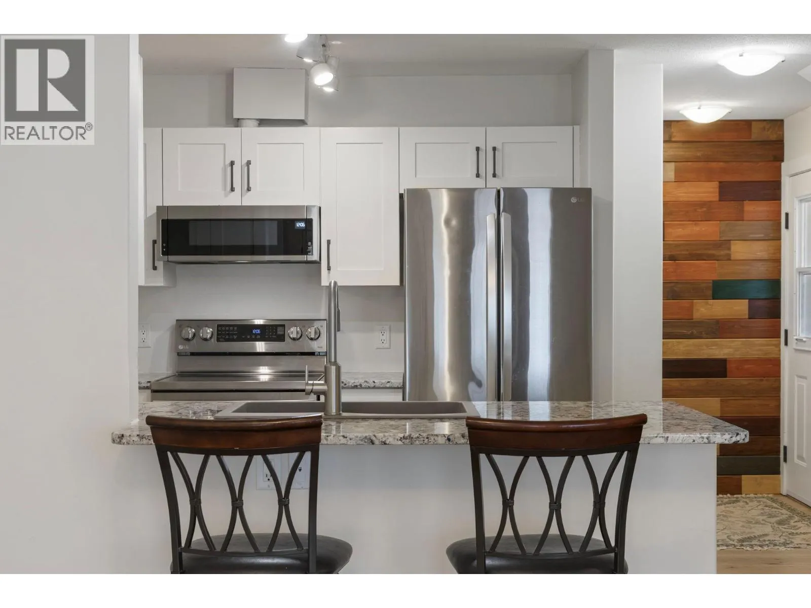 5460 Clements Crescent Unit# 107