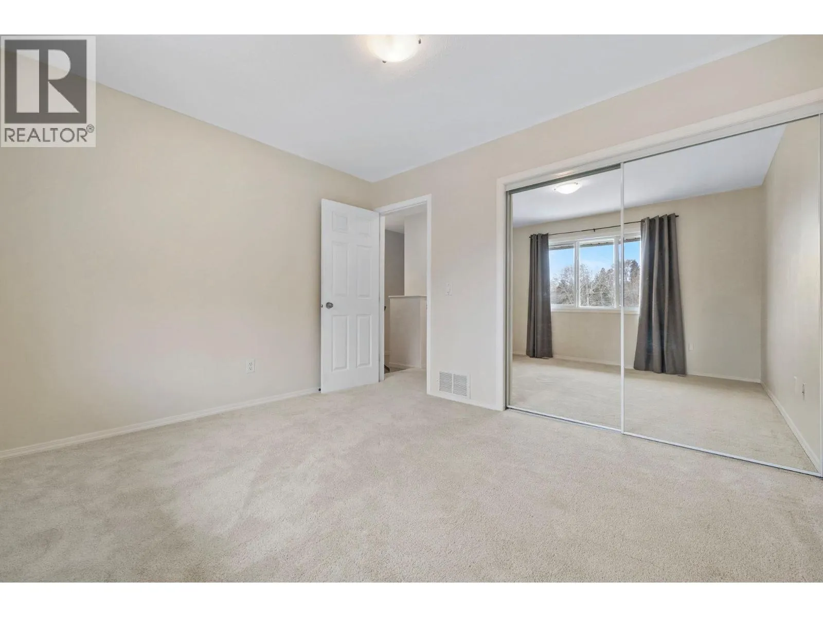 5460 Clements Crescent Unit# 107