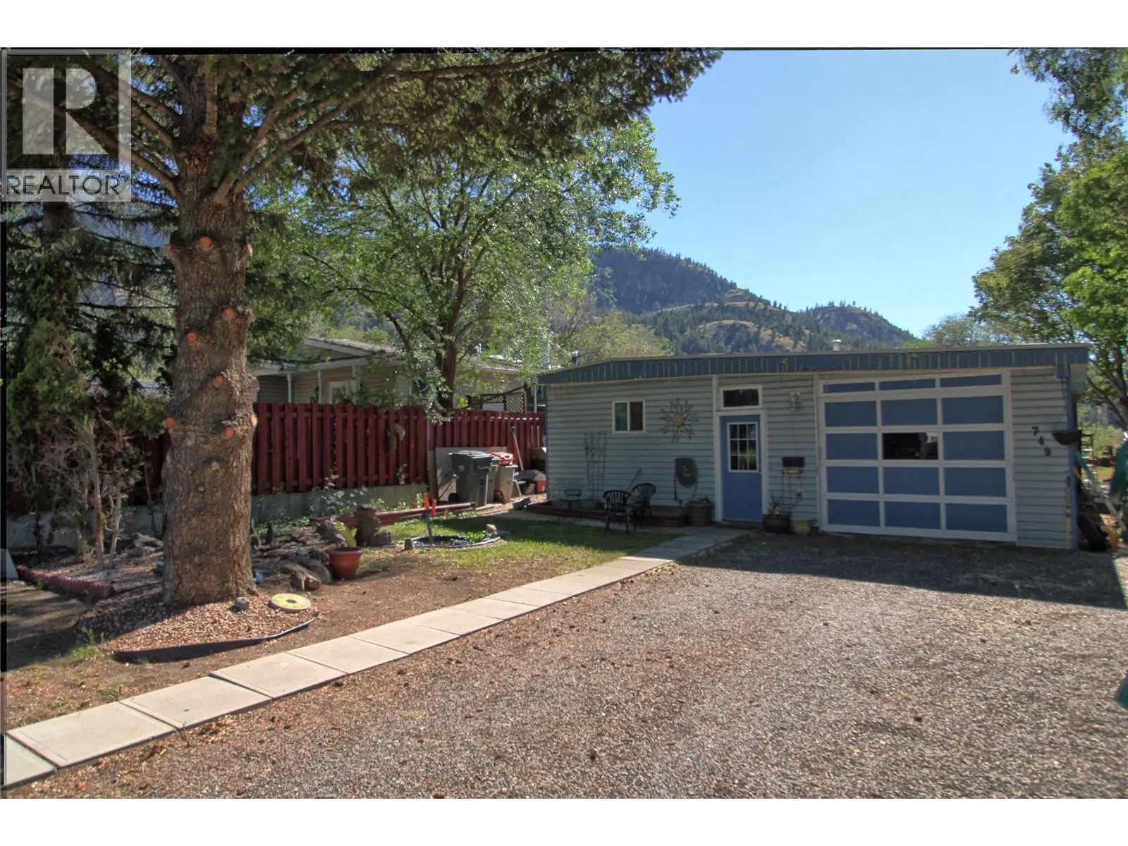 749 Klahanie Drive