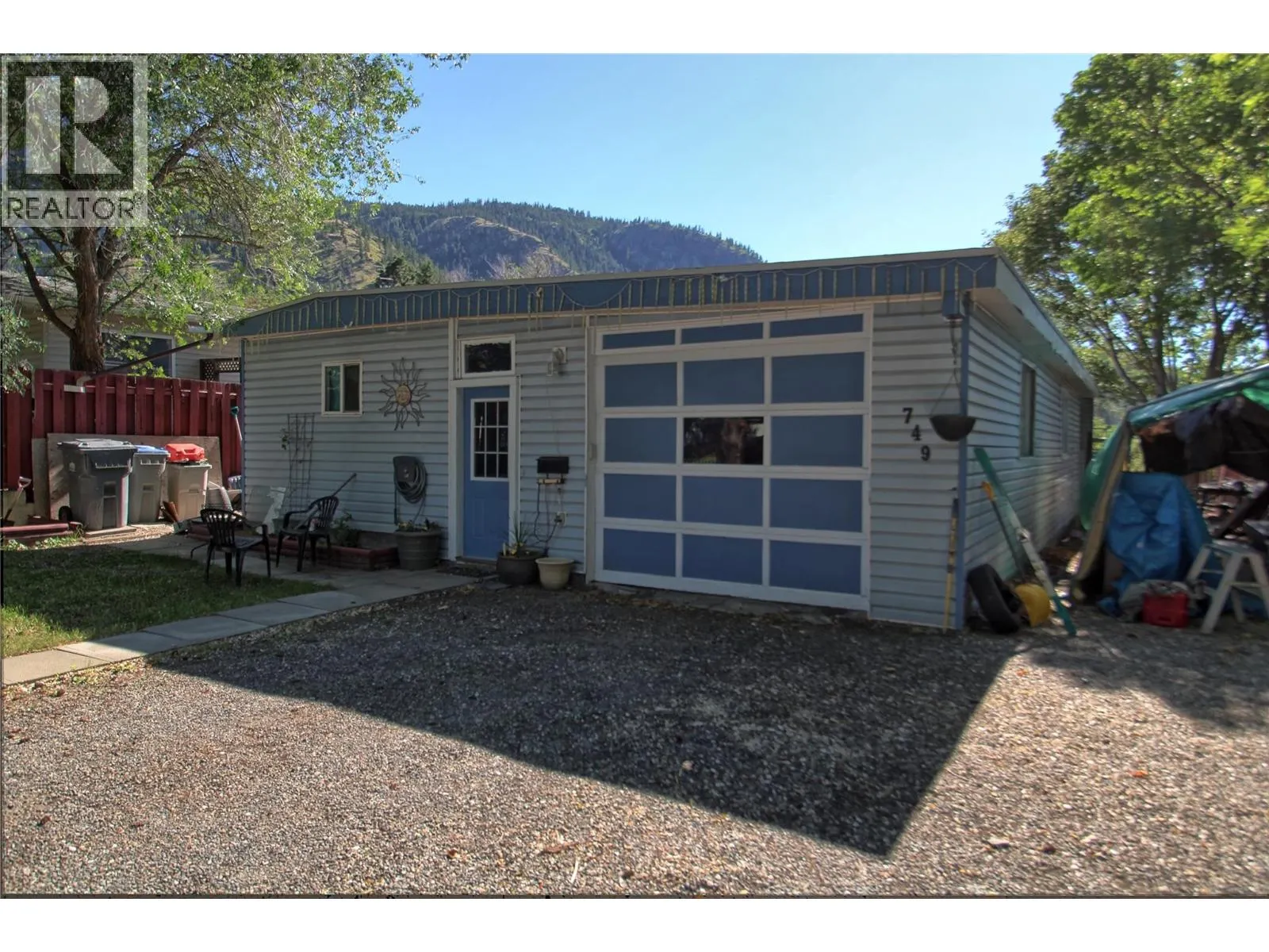 749 Klahanie Drive