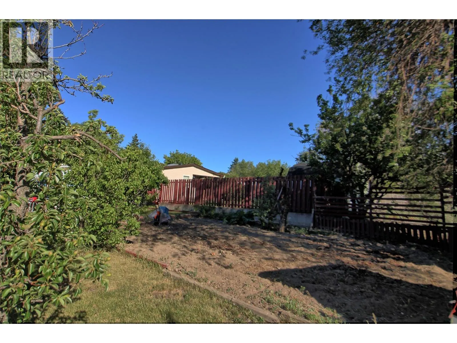 749 Klahanie Drive