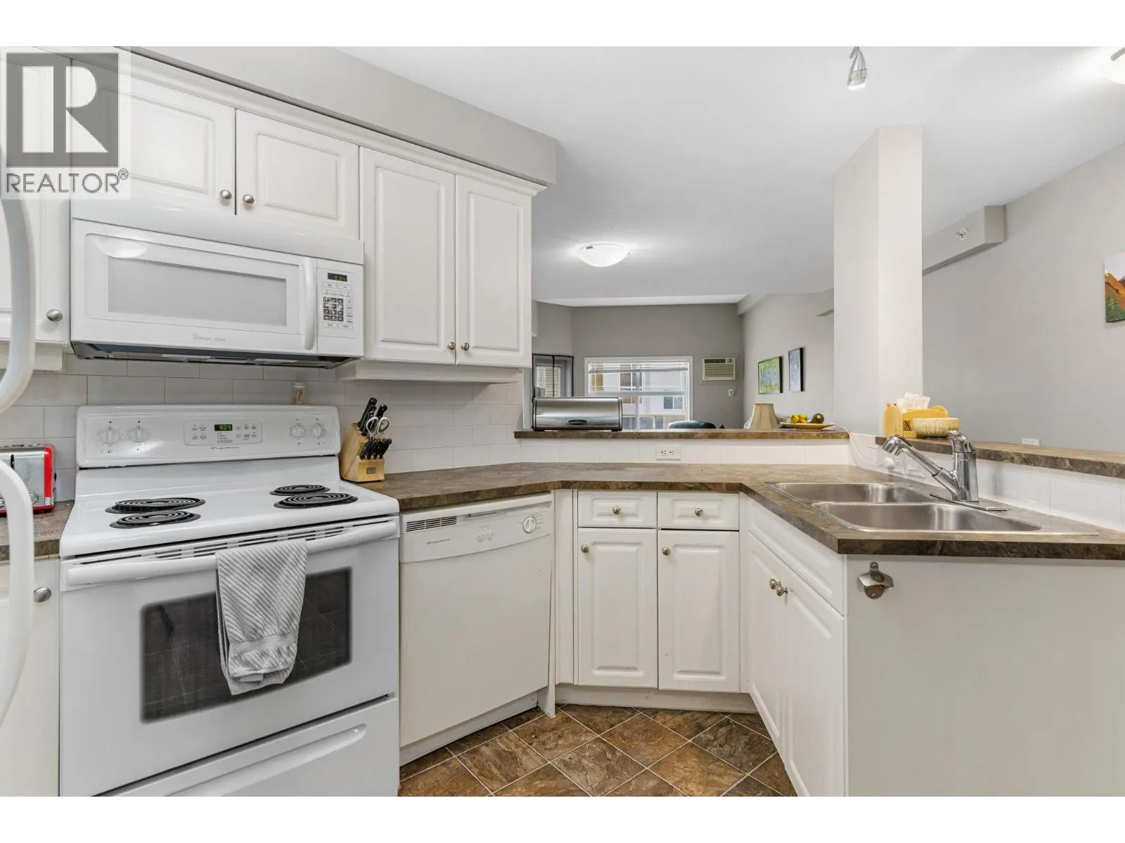 515 Houghton Road Unit# 311