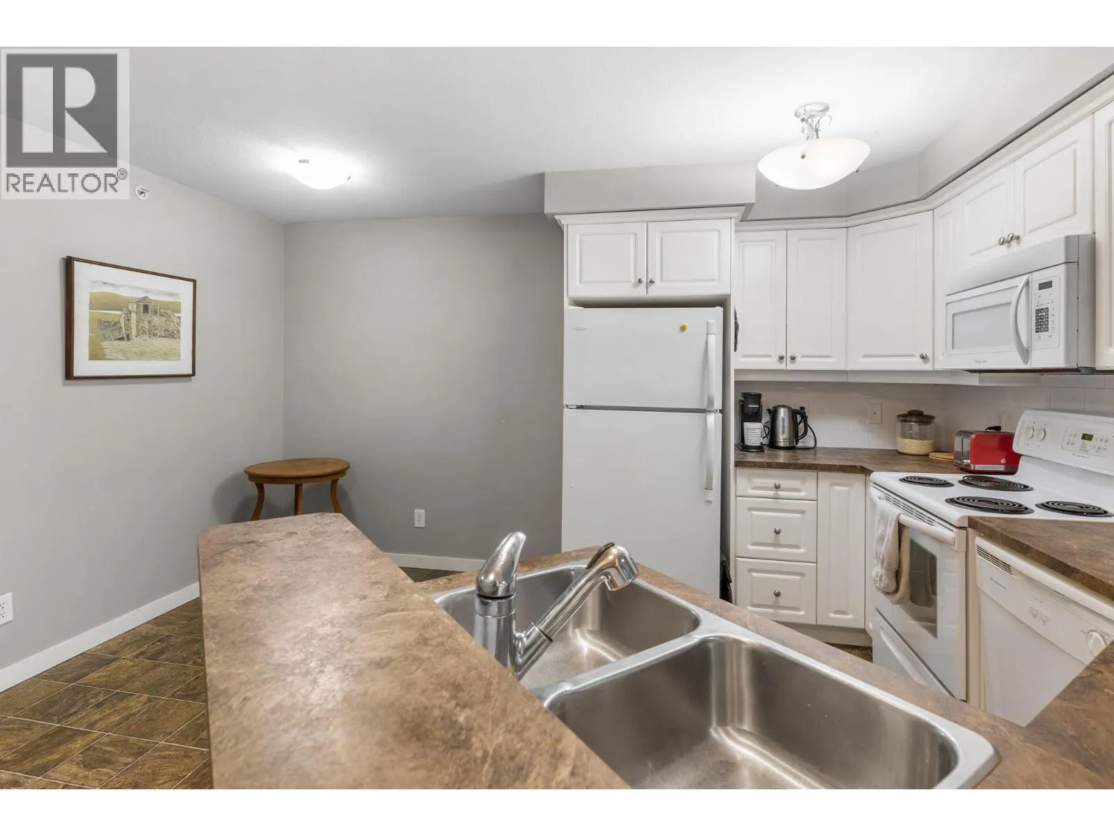 515 Houghton Road Unit# 311