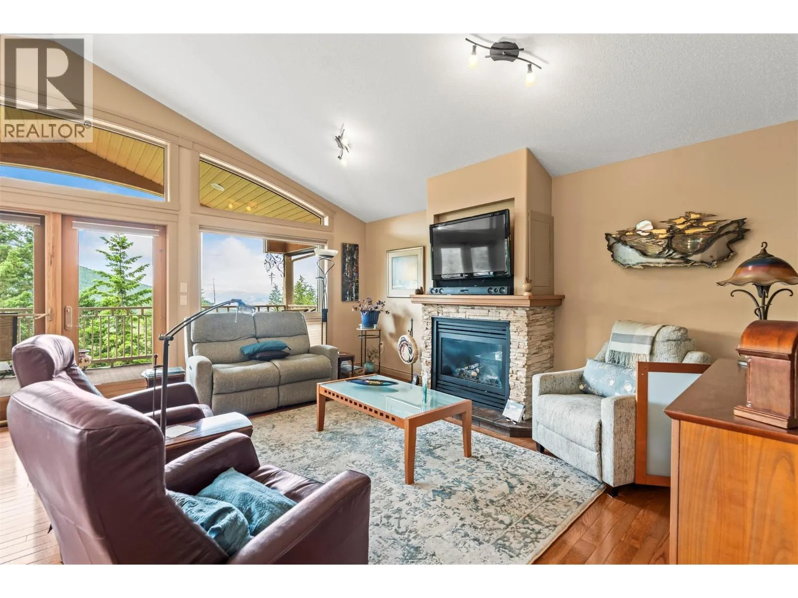8215 Silver Star Road