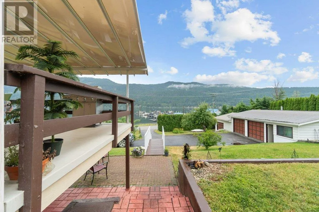 2504 Blind Bay Road