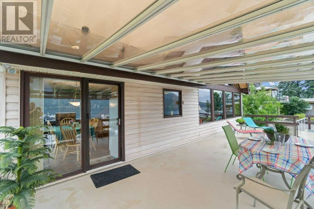 2504 Blind Bay Road