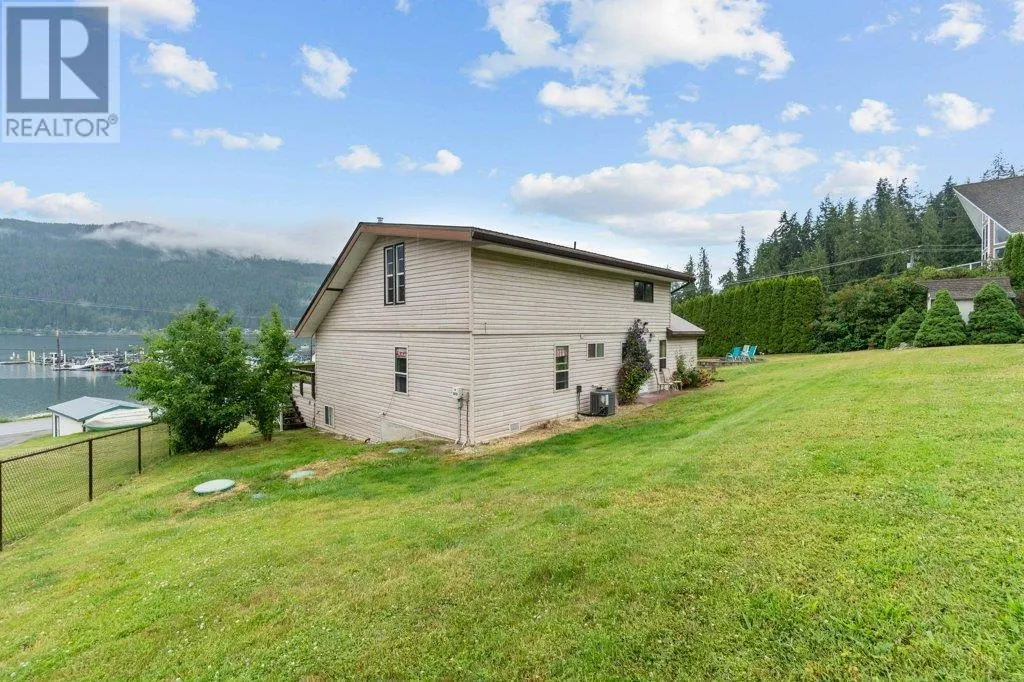2504 Blind Bay Road