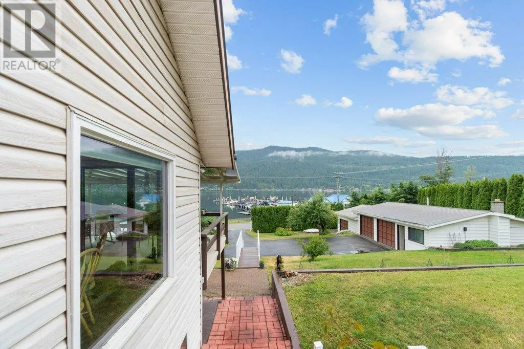 2504 Blind Bay Road