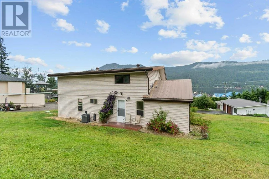 2504 Blind Bay Road