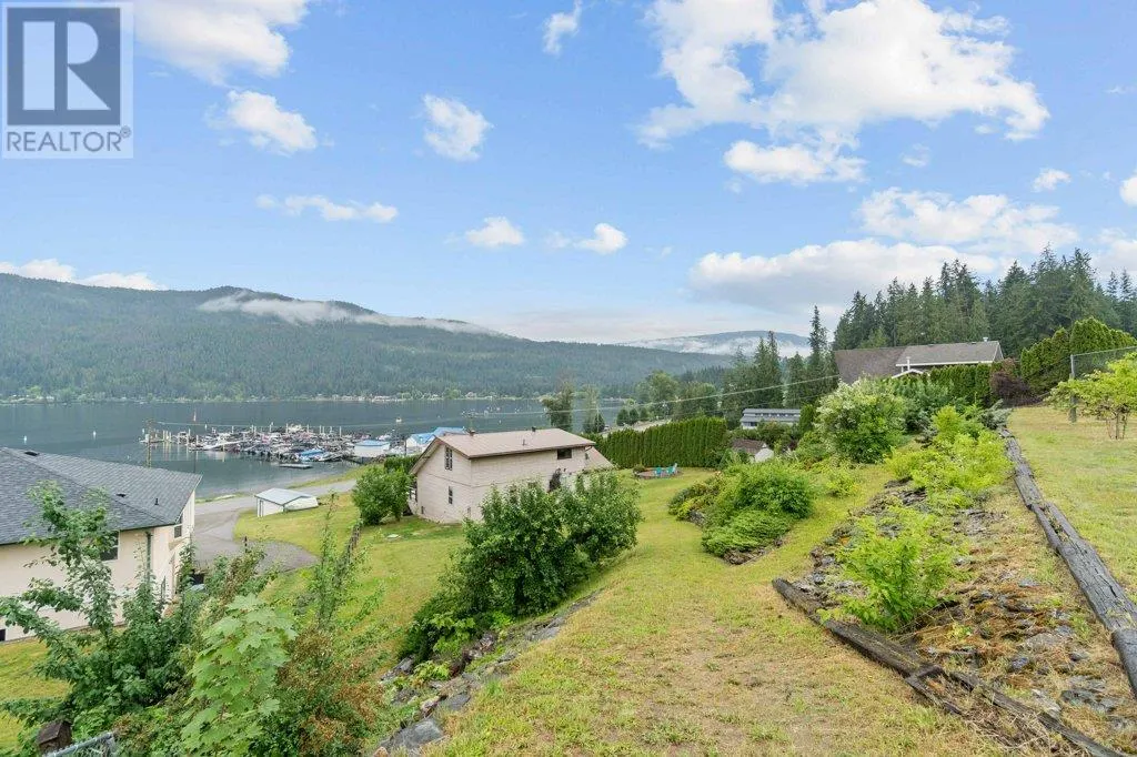 2504 Blind Bay Road