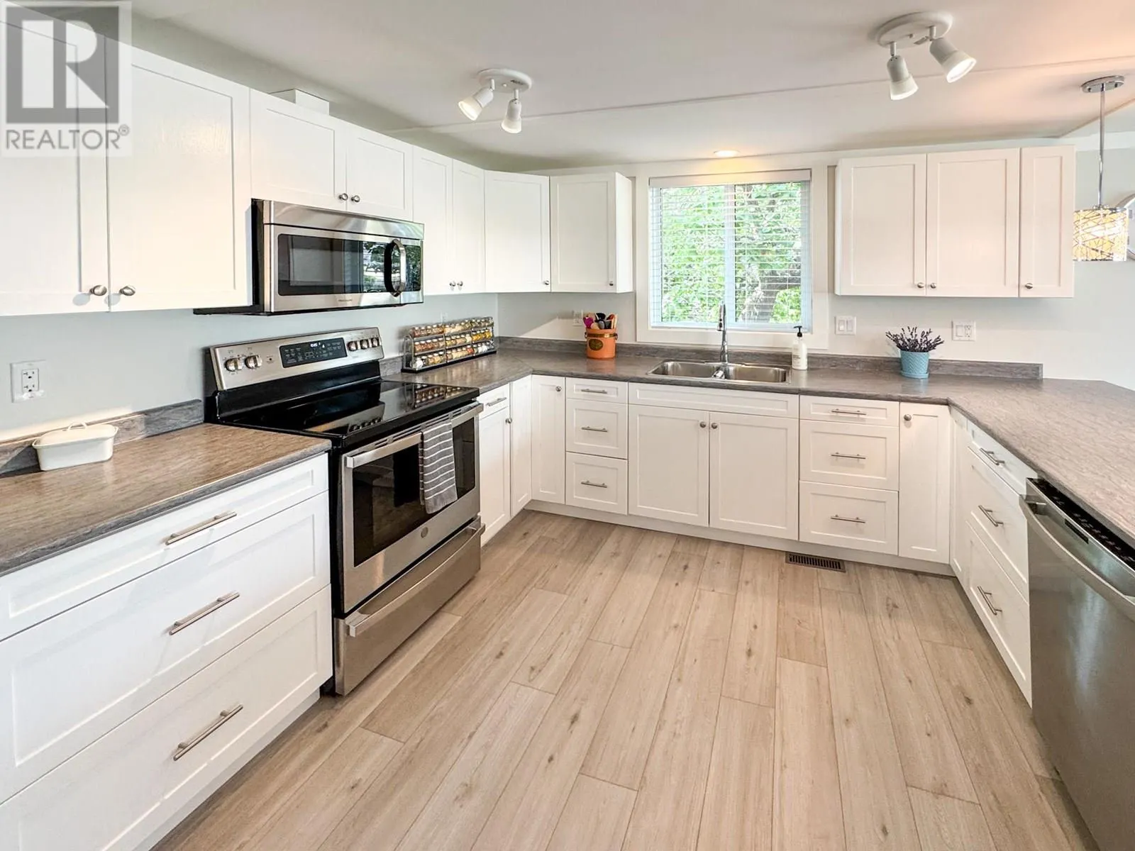 4911 Cedar Lane Unit# 8