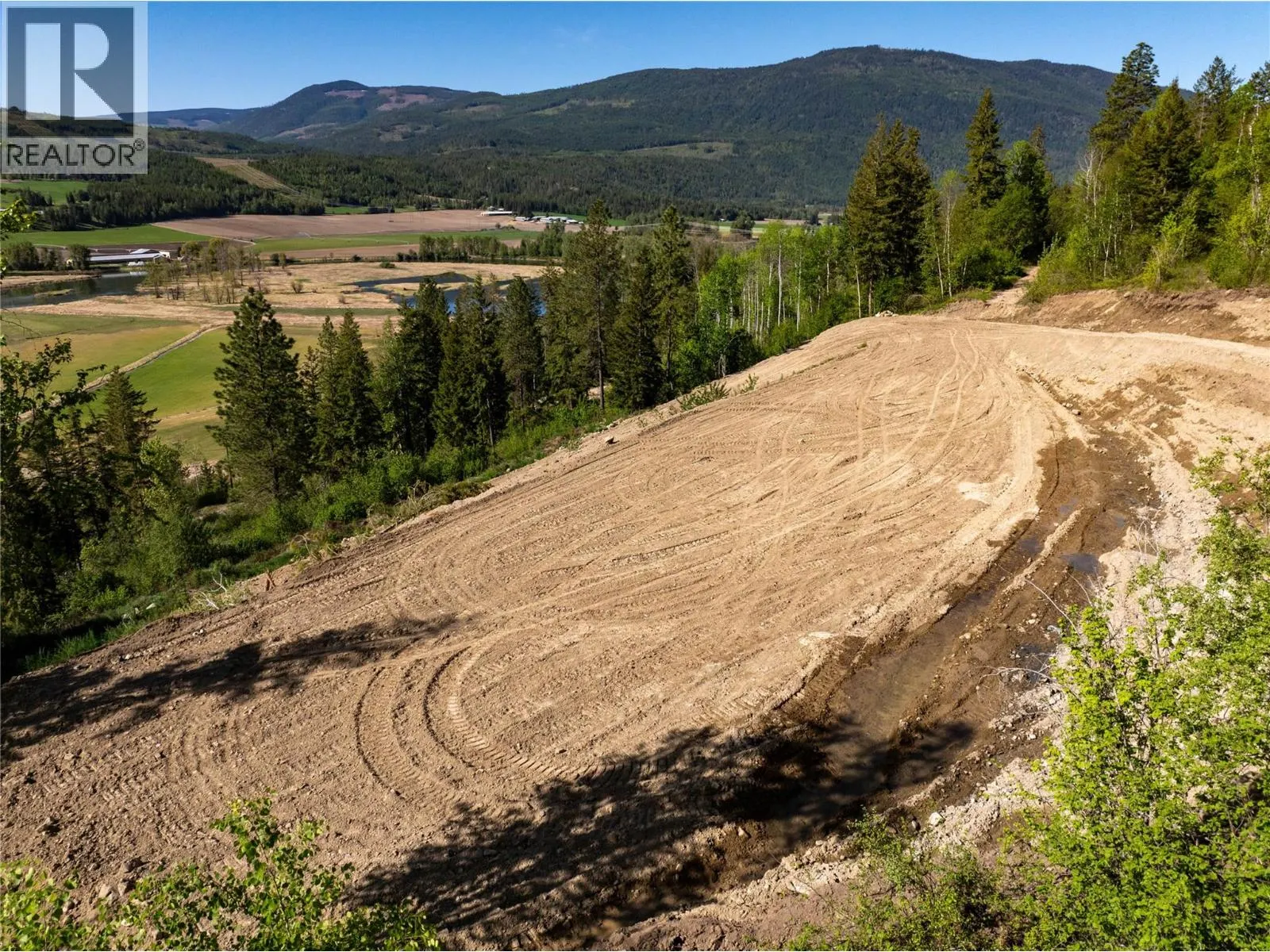 1471 Enderby Mabel Lake Road