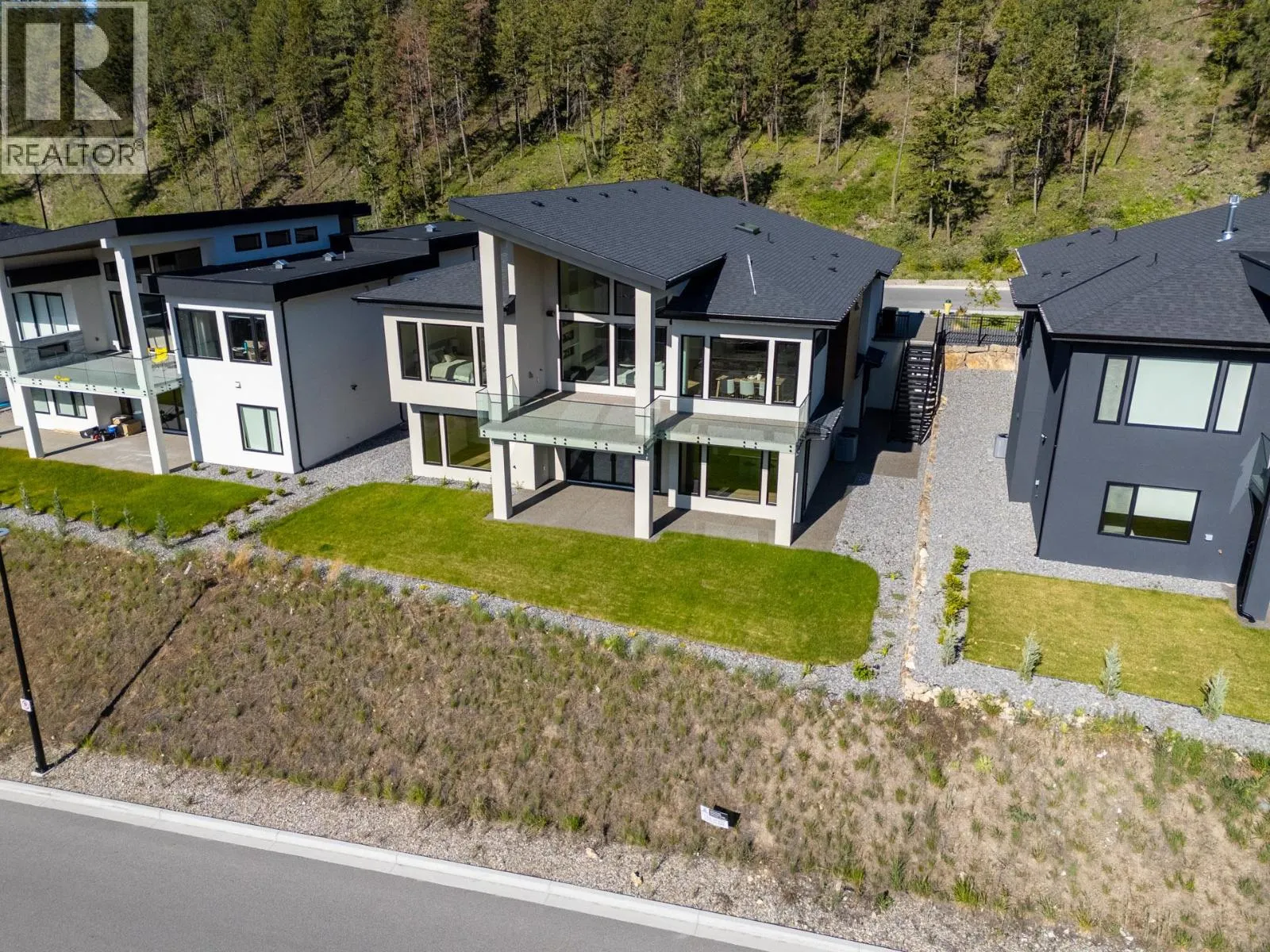 899 Loseth Drive