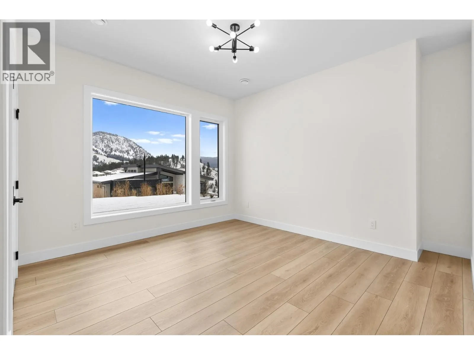 899 Loseth Drive