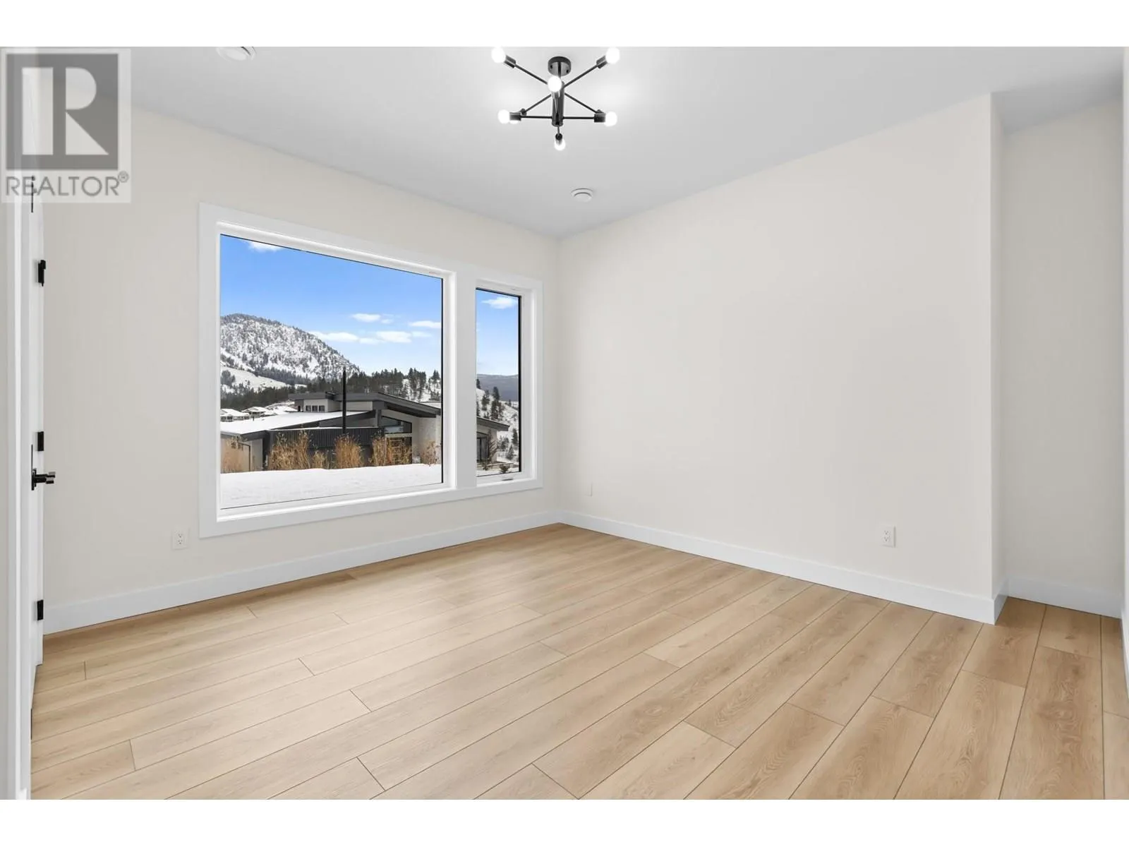 899 Loseth Drive