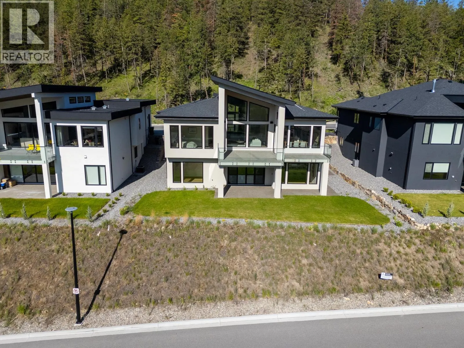 899 Loseth Drive