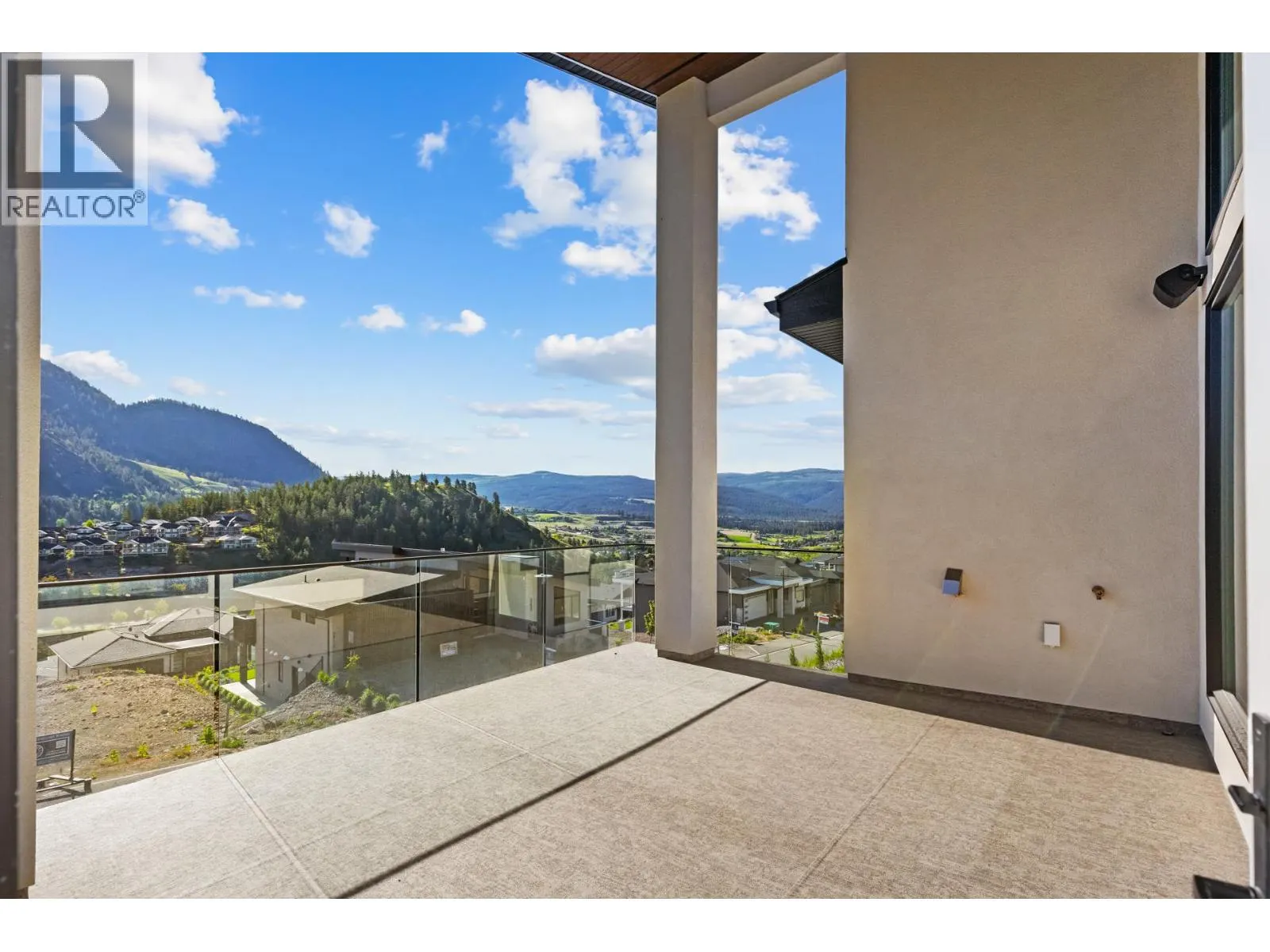 899 Loseth Drive
