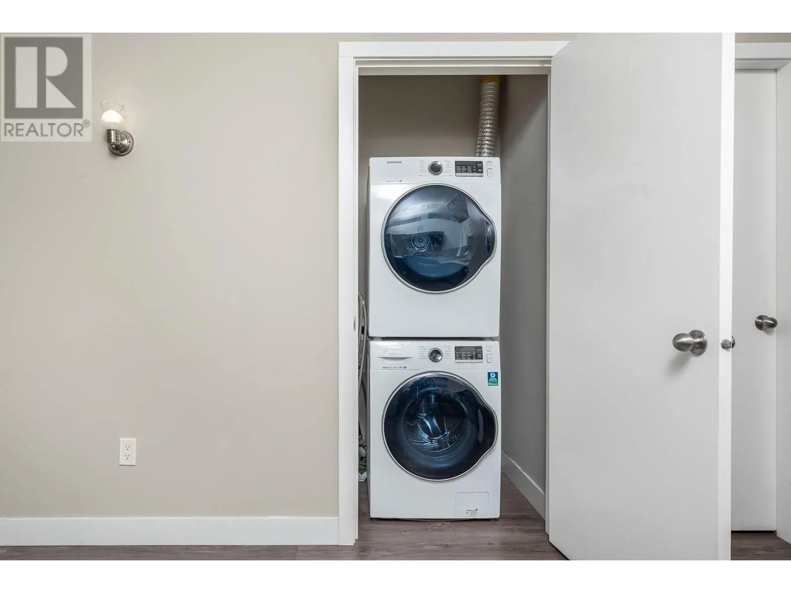 3409 28 Avenue Unit# 413