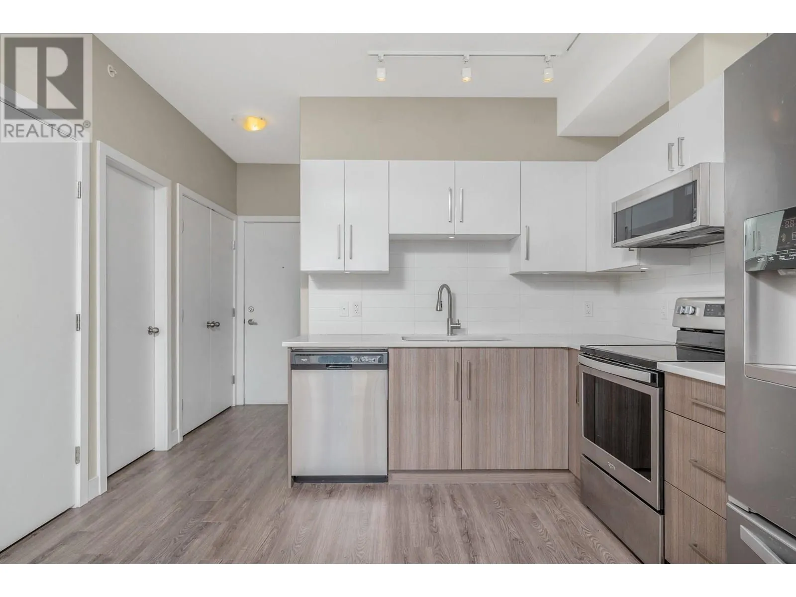 3409 28 Avenue Unit# 413