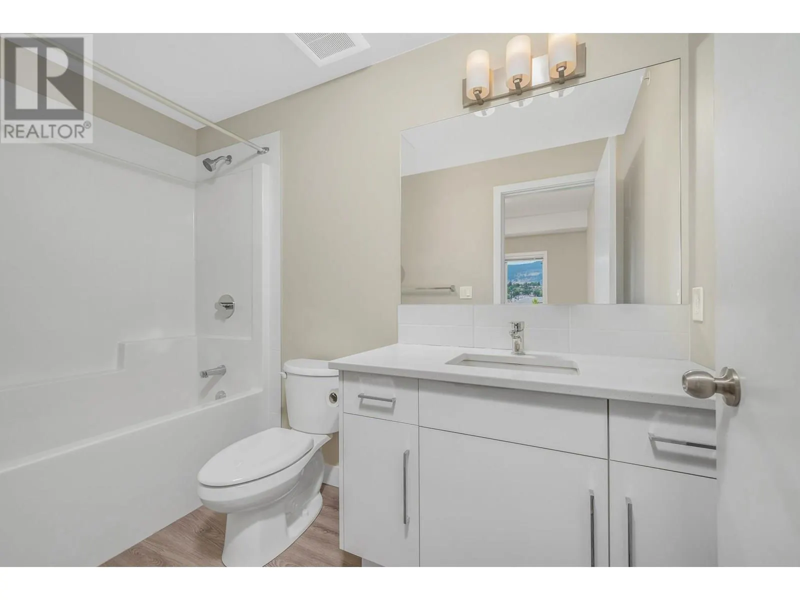 3409 28 Avenue Unit# 413