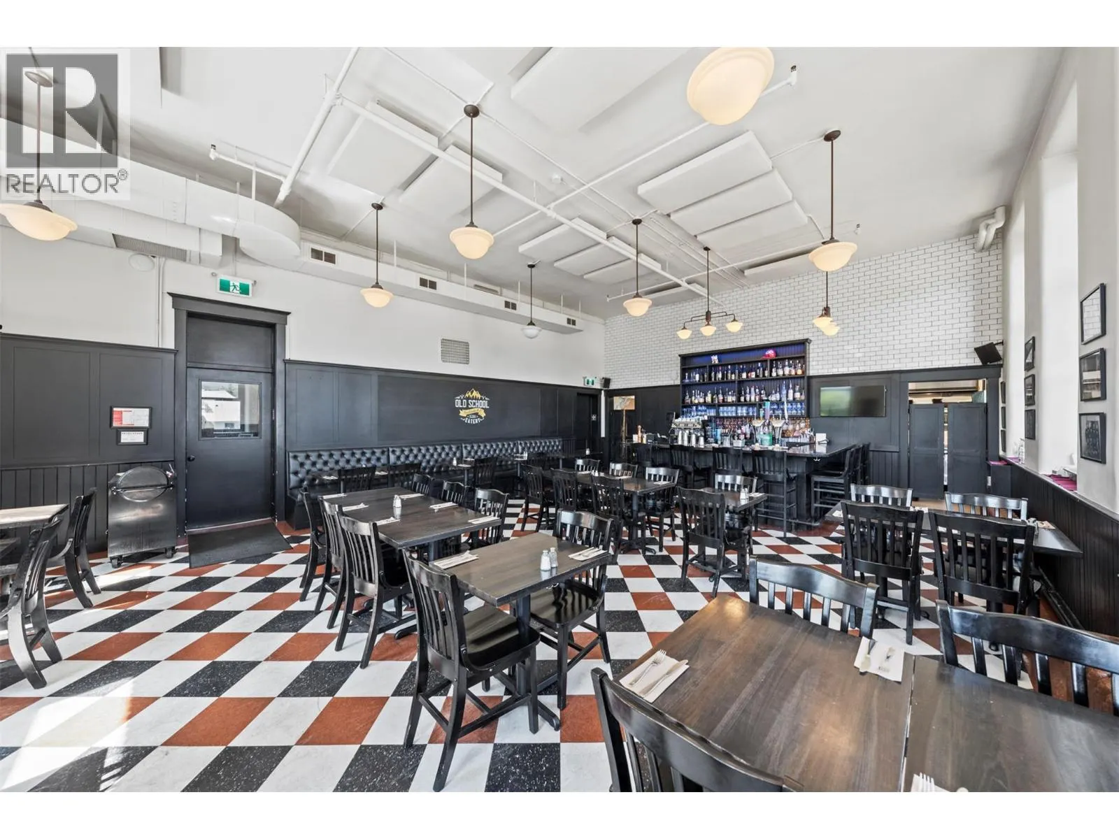 616 Third Street W
