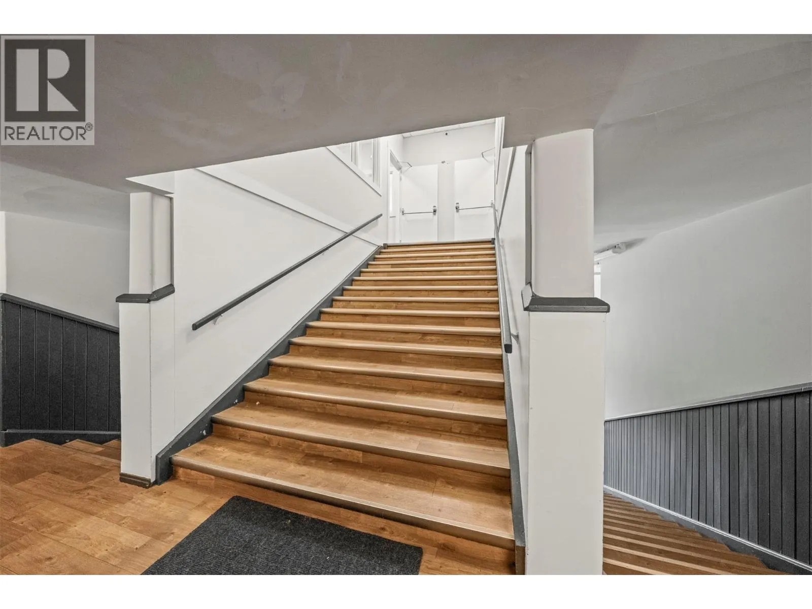 616 Third Street W