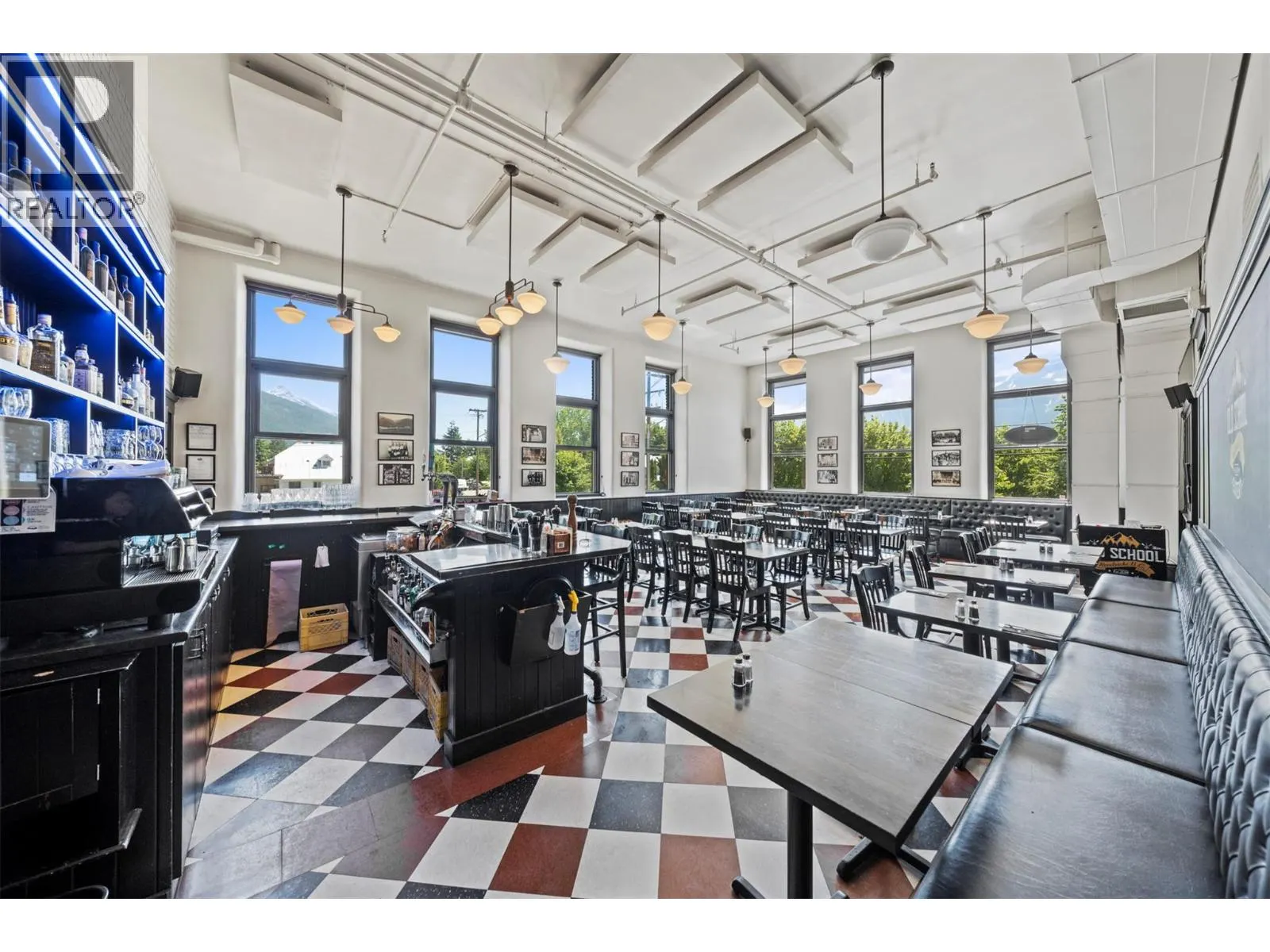 616 Third Street W