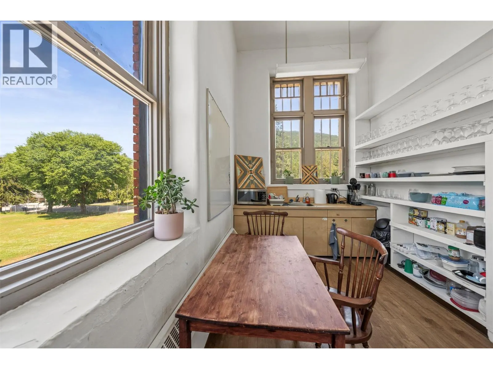 616 Third Street W