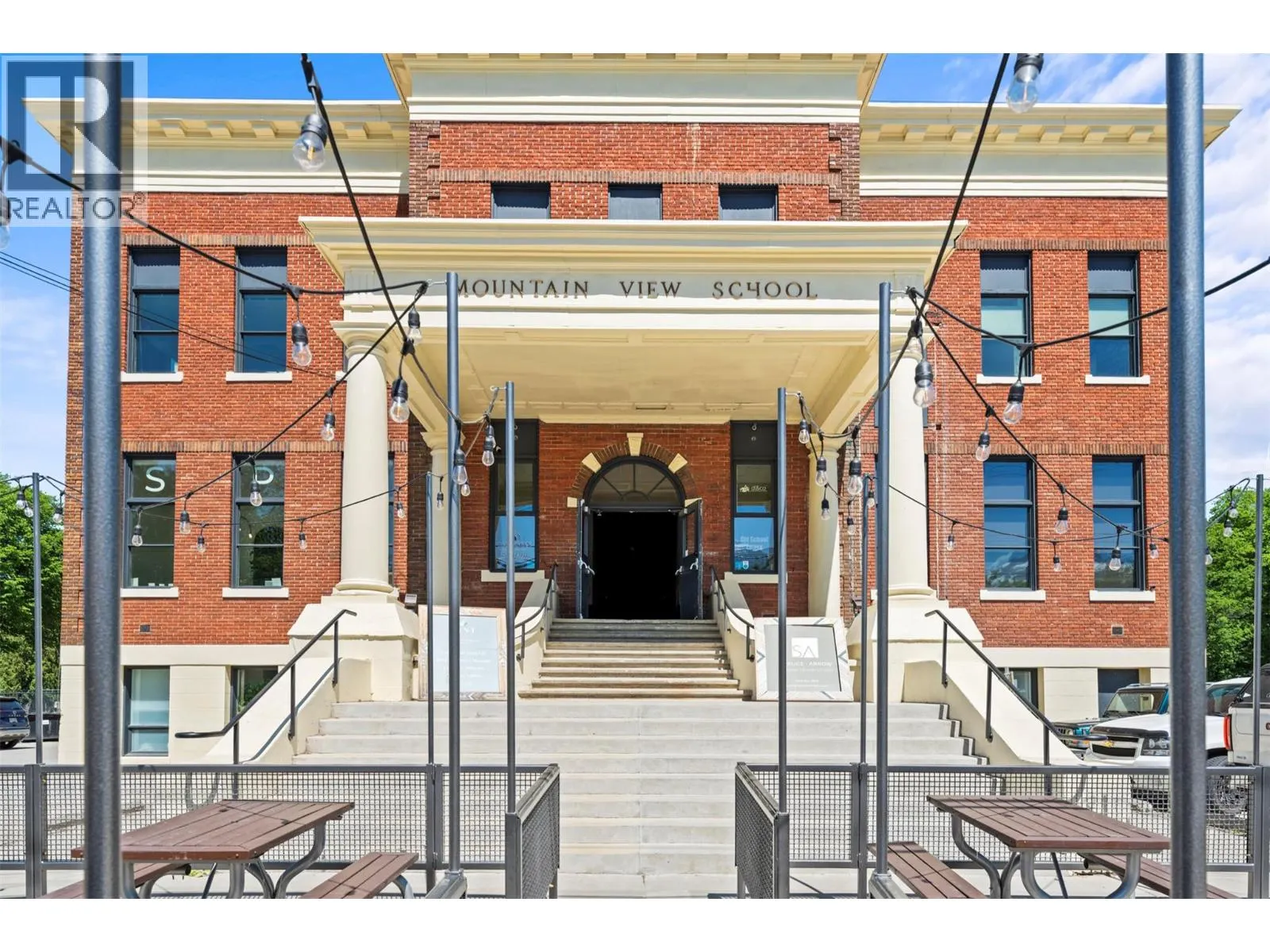 616 Third Street W