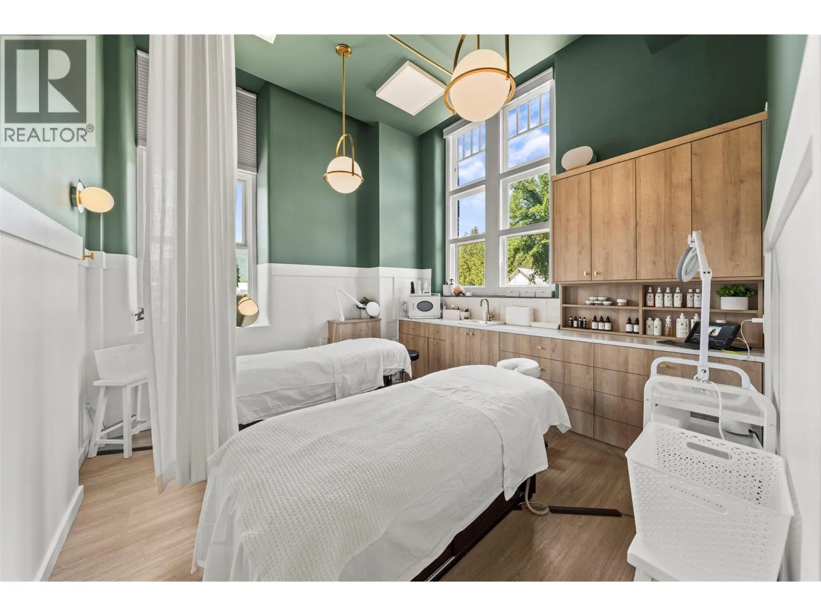 616 Third Street W