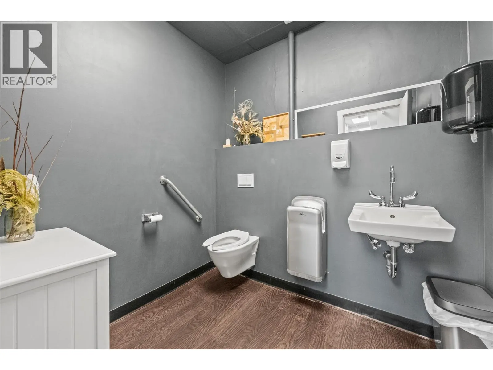616 Third Street W