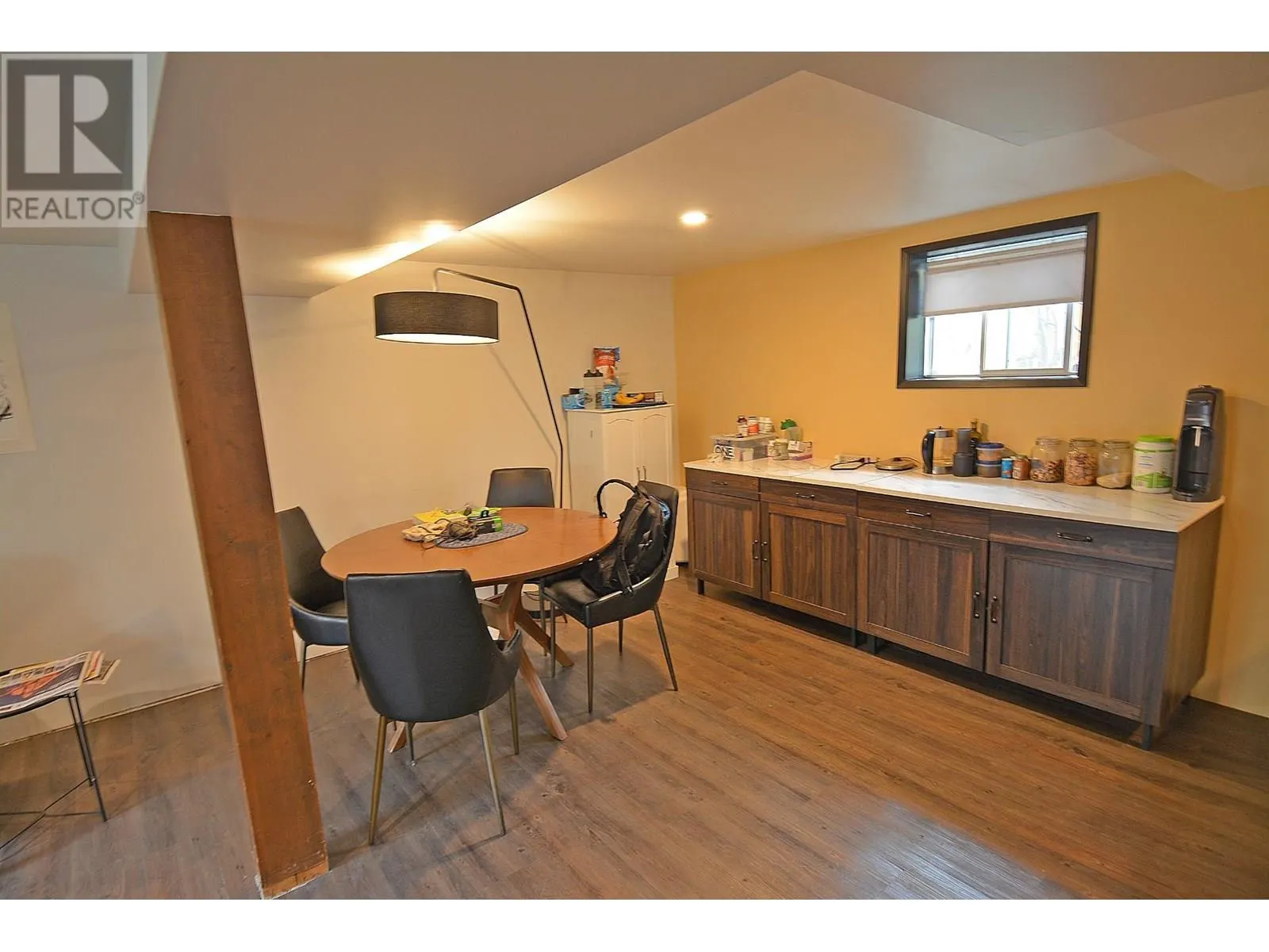 413 SIXTH Street