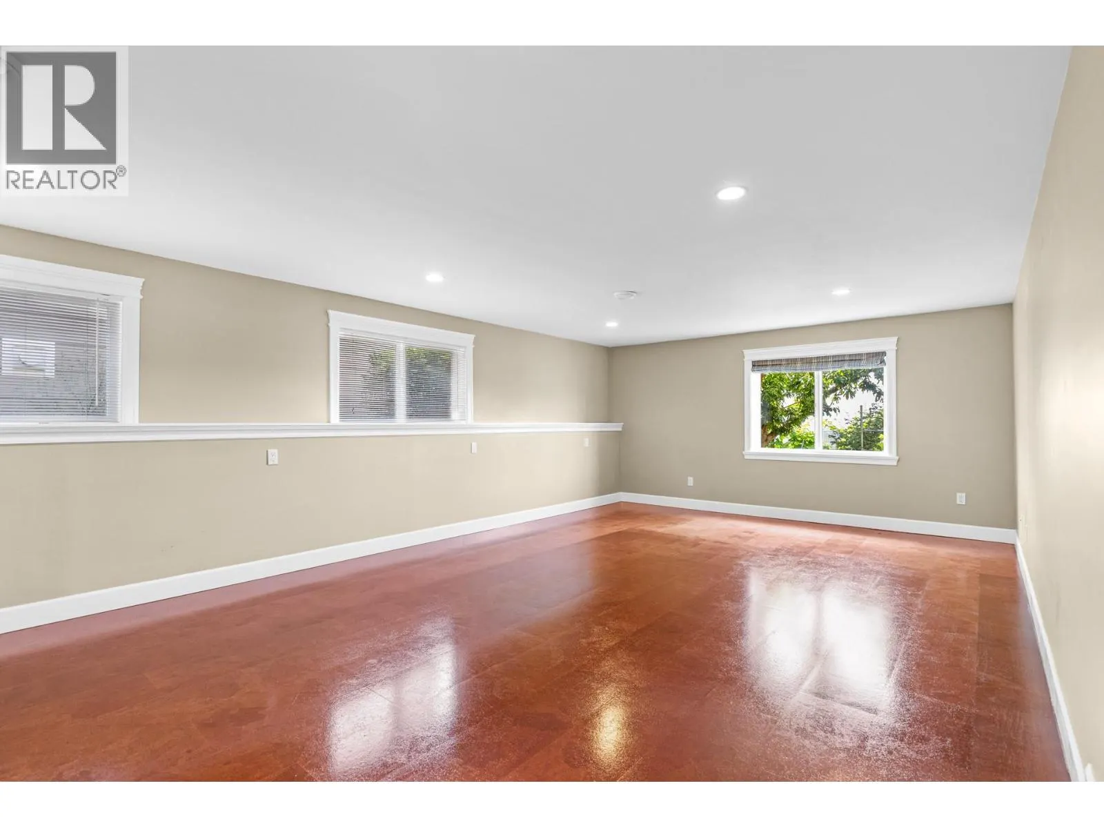 2591 Lake Breeze Court