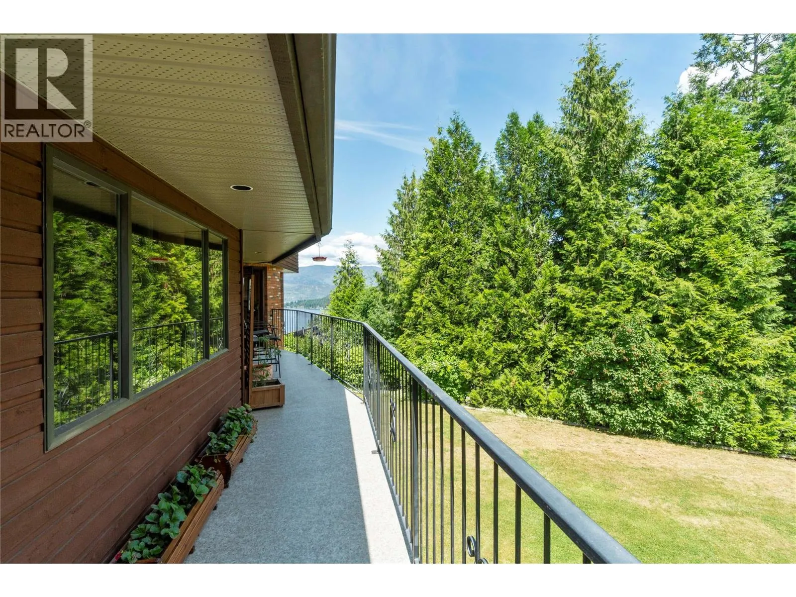 2631 Grandview Place