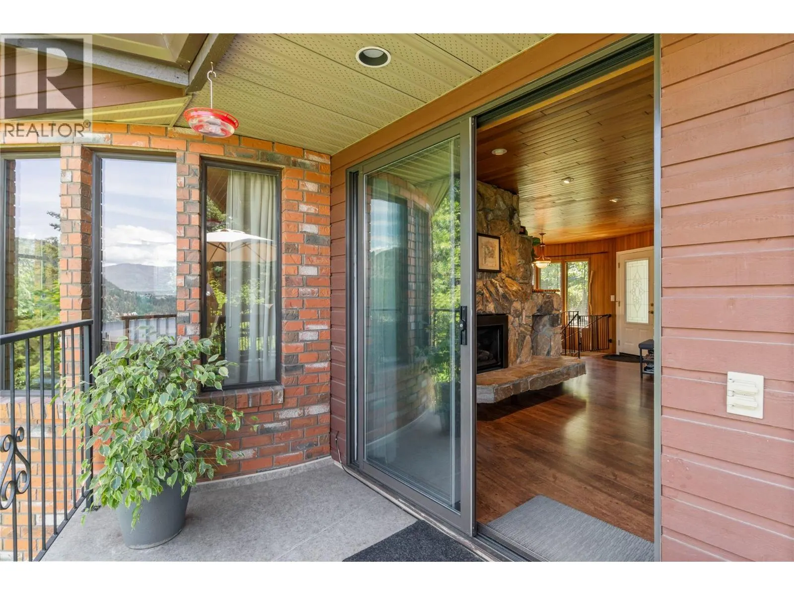 2631 Grandview Place