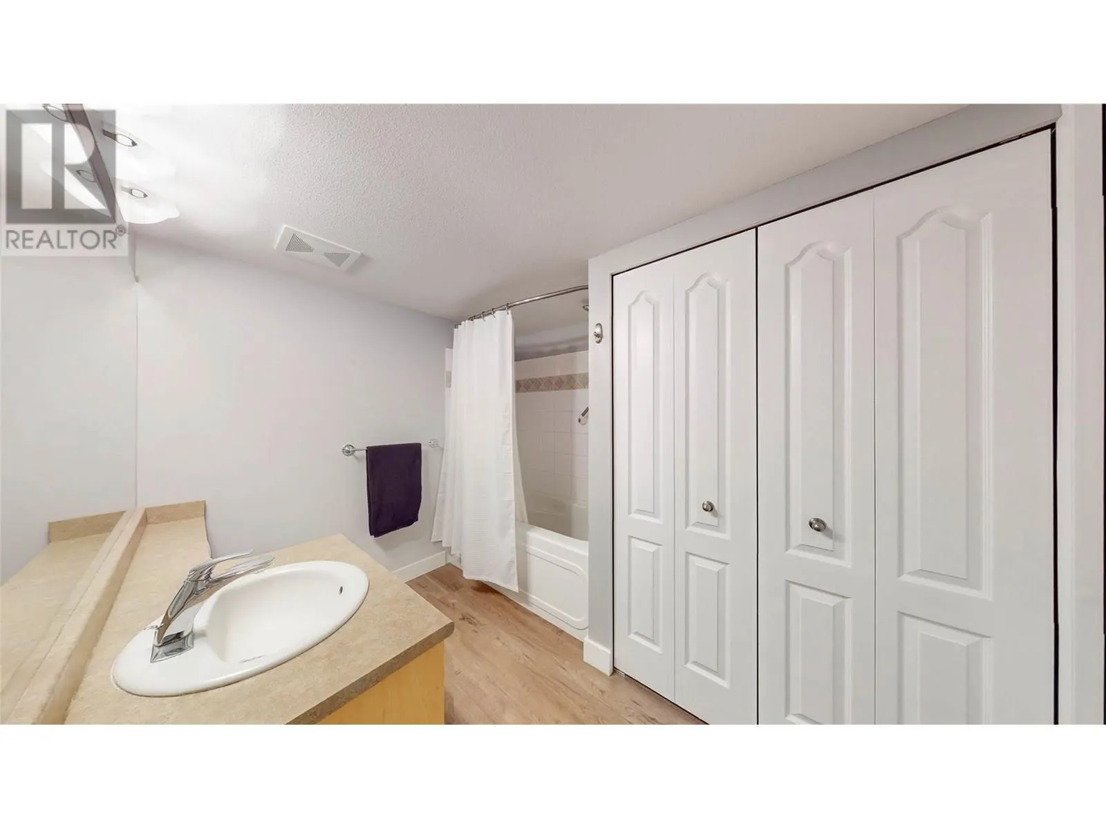 7600 COTTONWOOD Drive Unit# 308