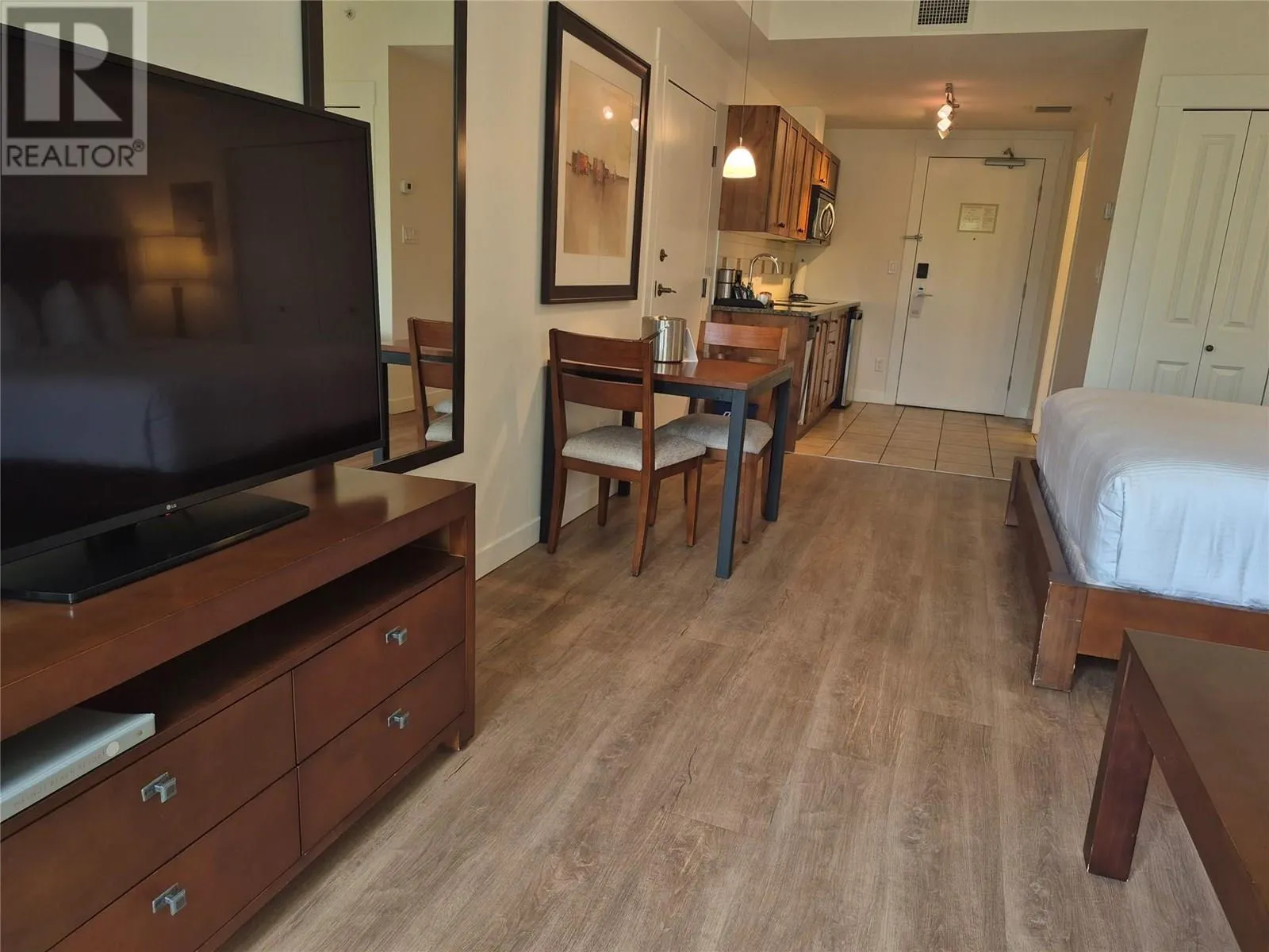 4200 Lakeshore Drive Drive Unit# 302